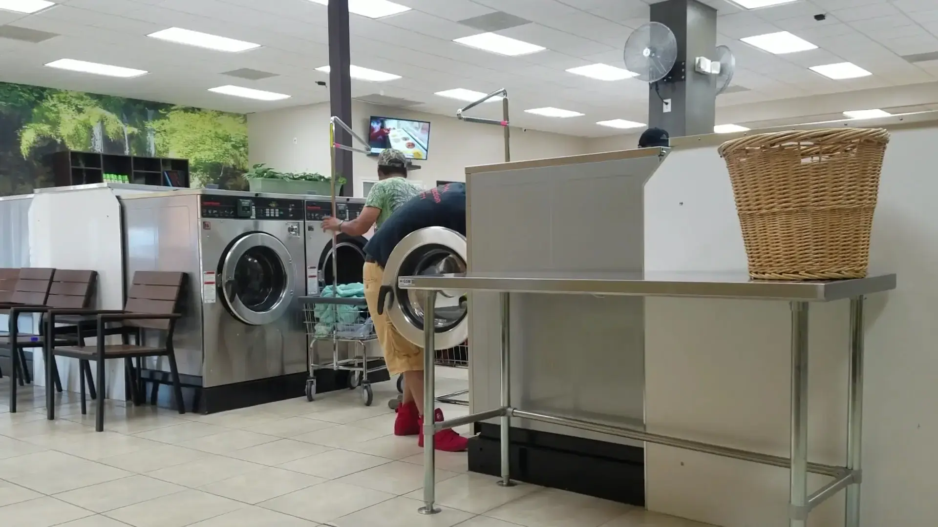 North Tryon Laundromat thumbnail 8