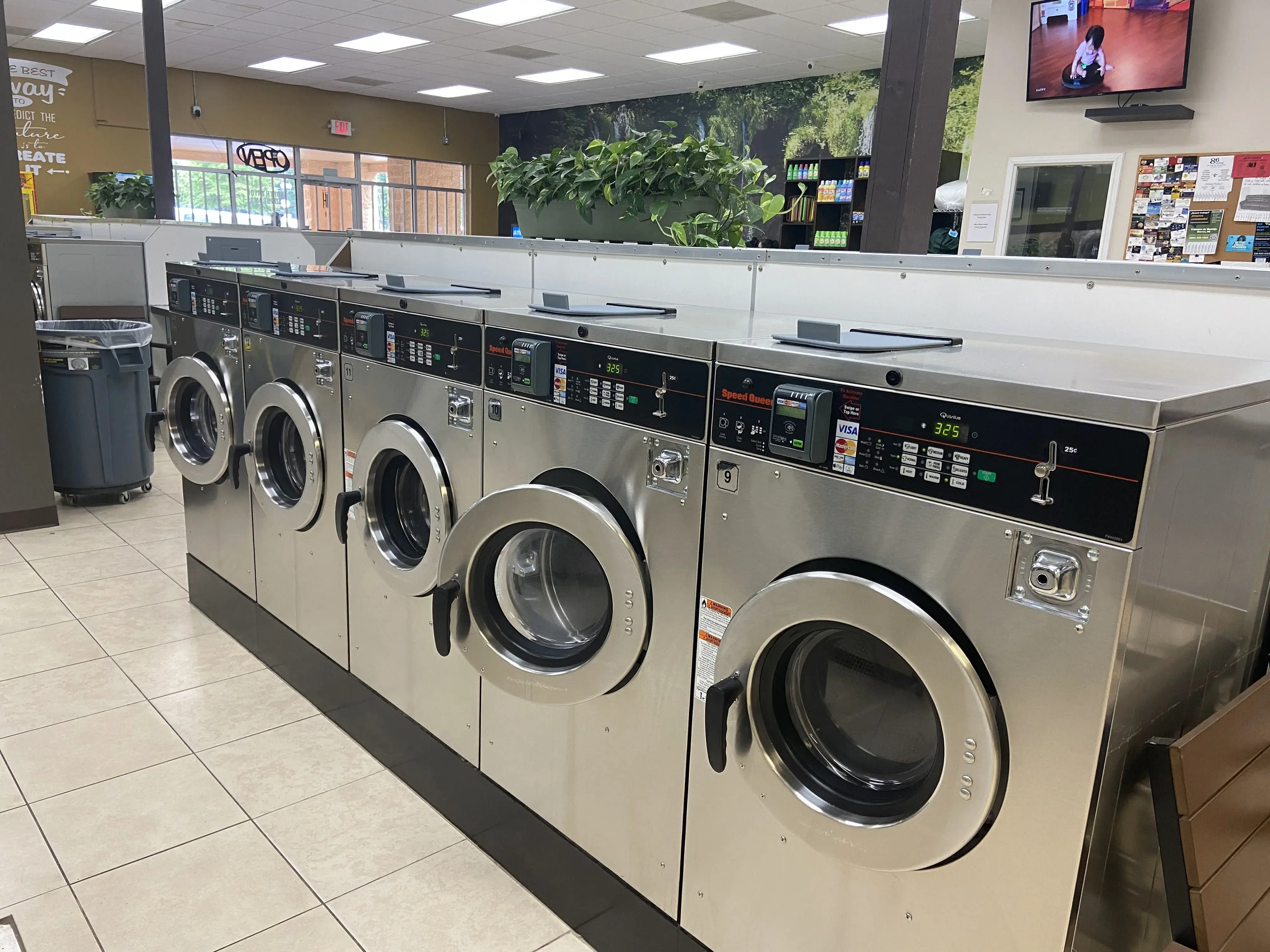 North Tryon Laundromat - Image 3