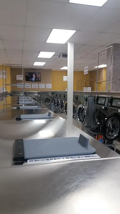Northridge Laundry thumbnail 10