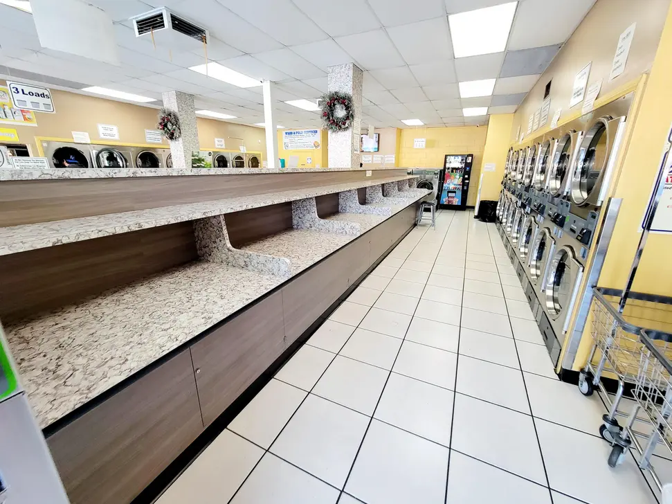 Northridge Laundry - Image 9