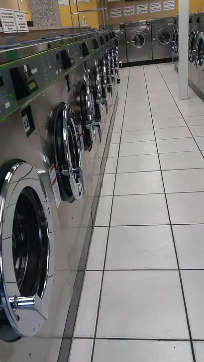 Northridge Laundry thumbnail 15