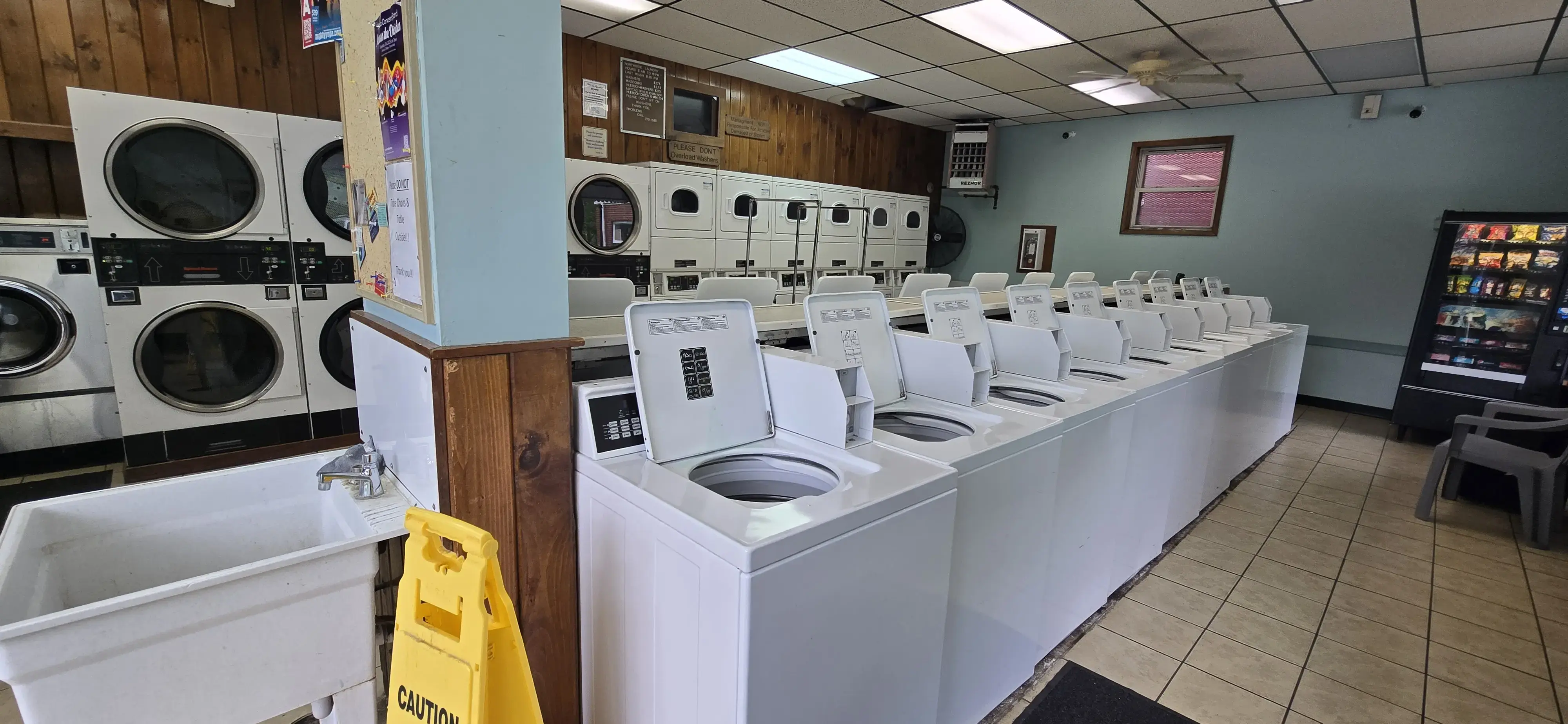 Northside Laundry - Image 5