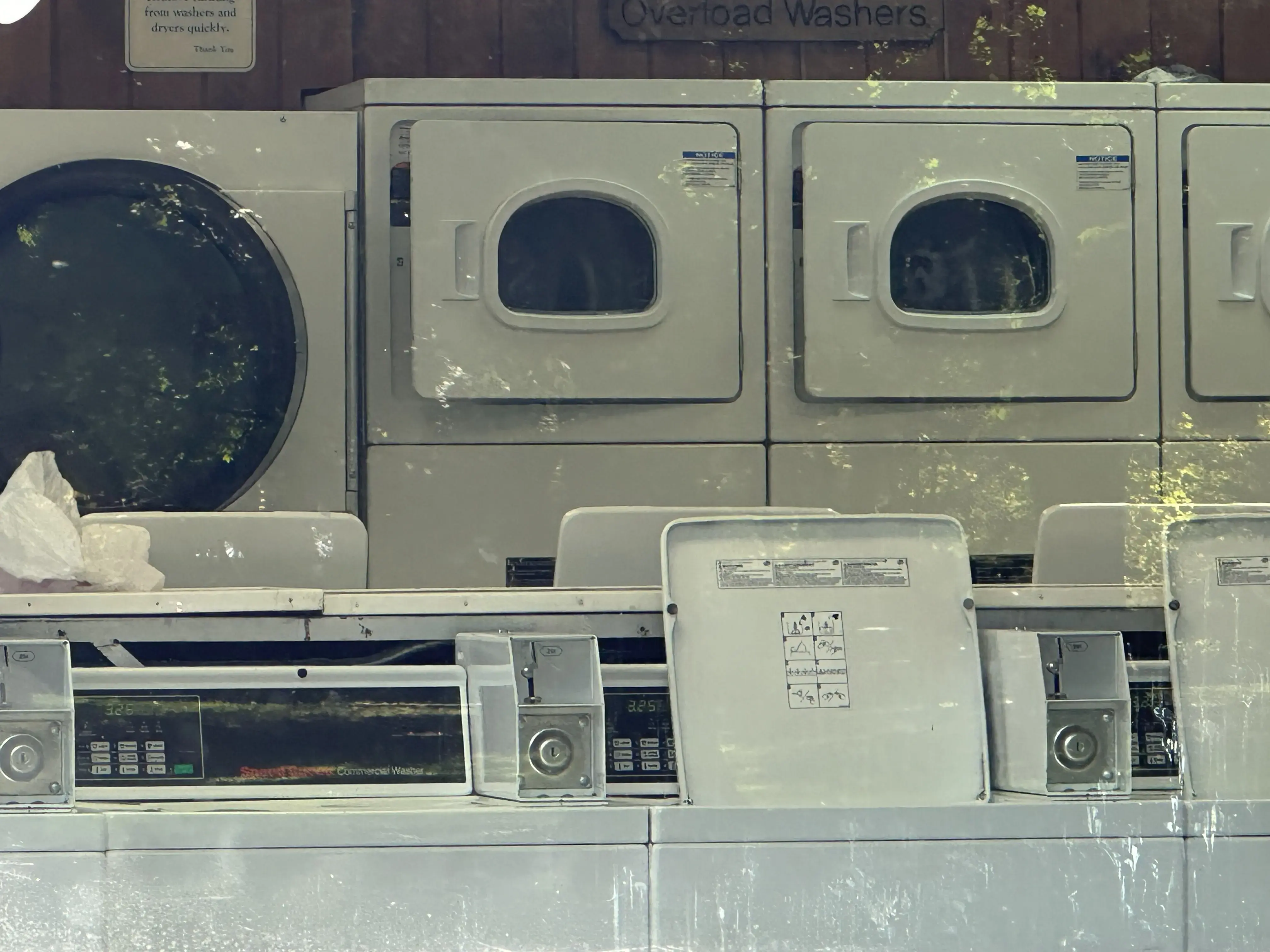 Northside Laundry - Image 4
