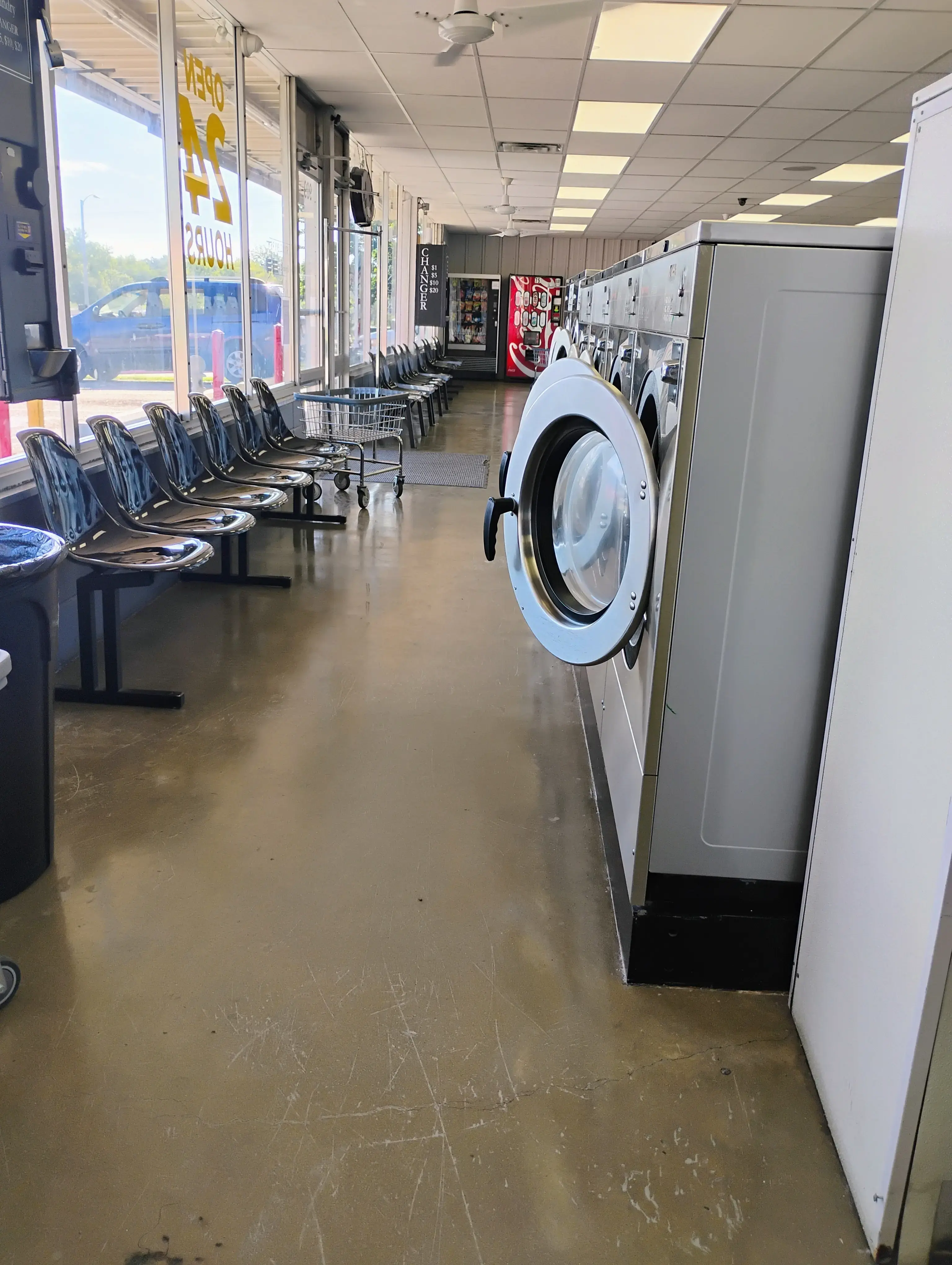 Northside Laundry - Image 16