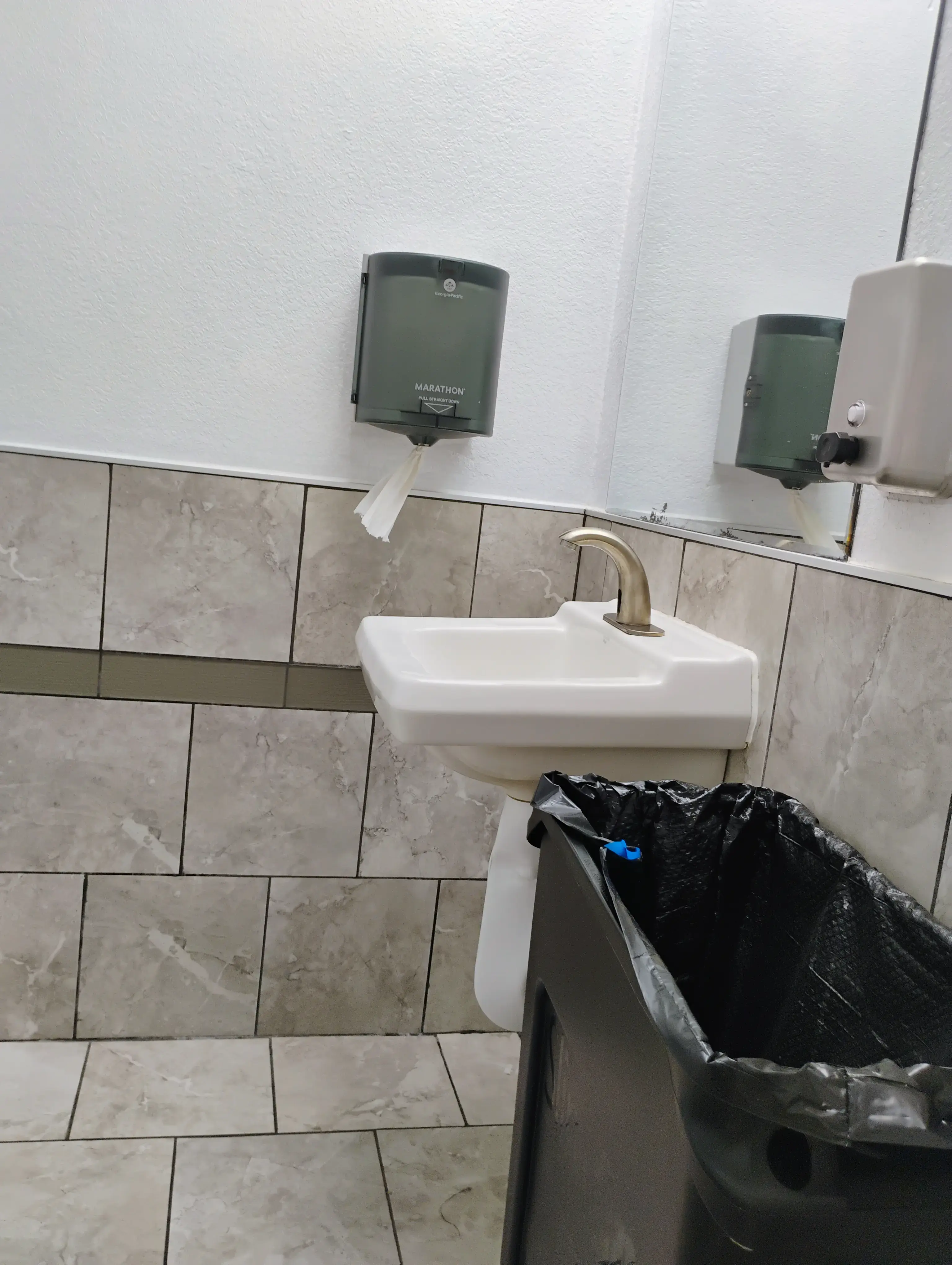 Northside Laundry - Image 11