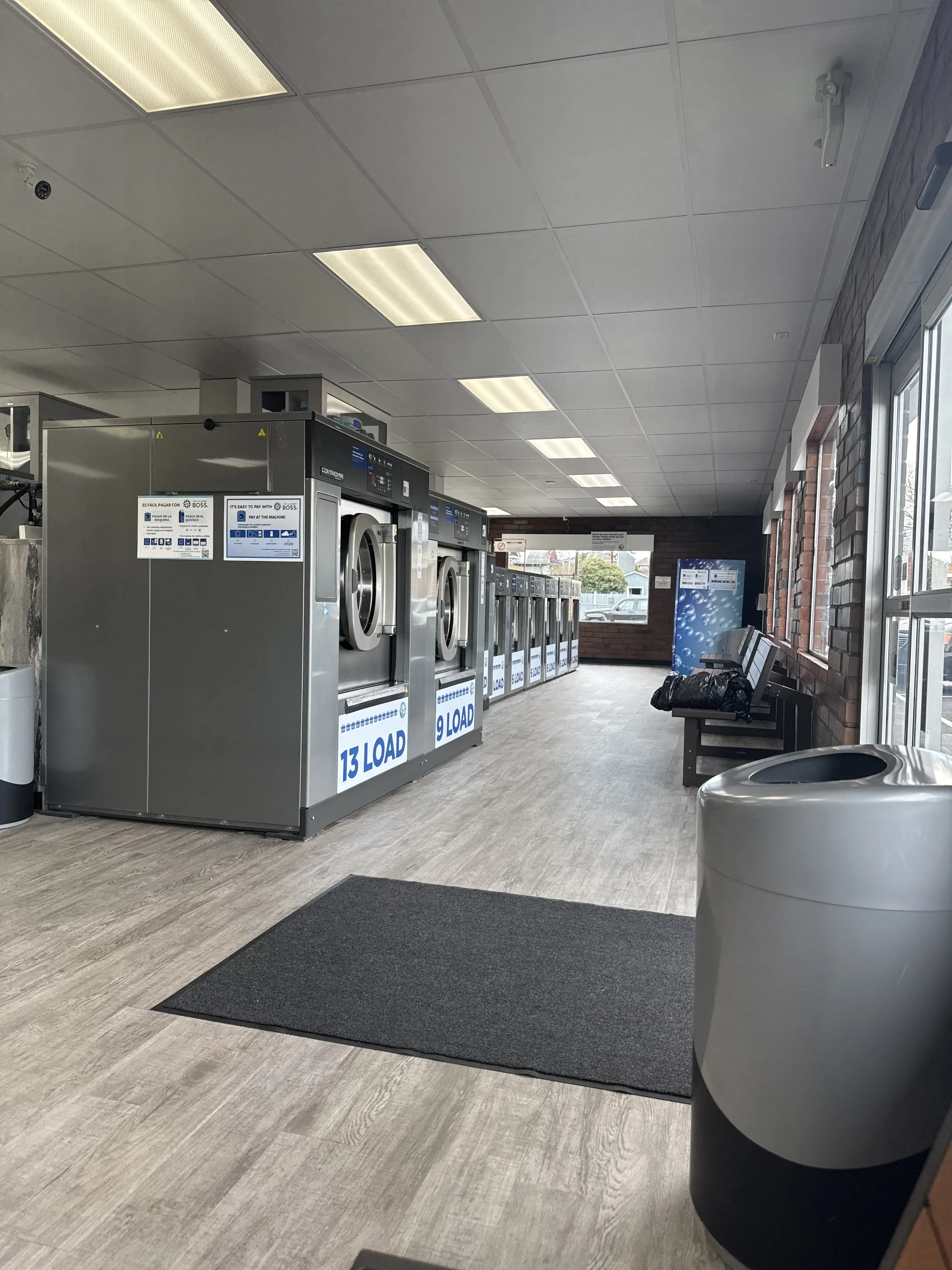 Northwest Spin Laundromat thumbnail 9