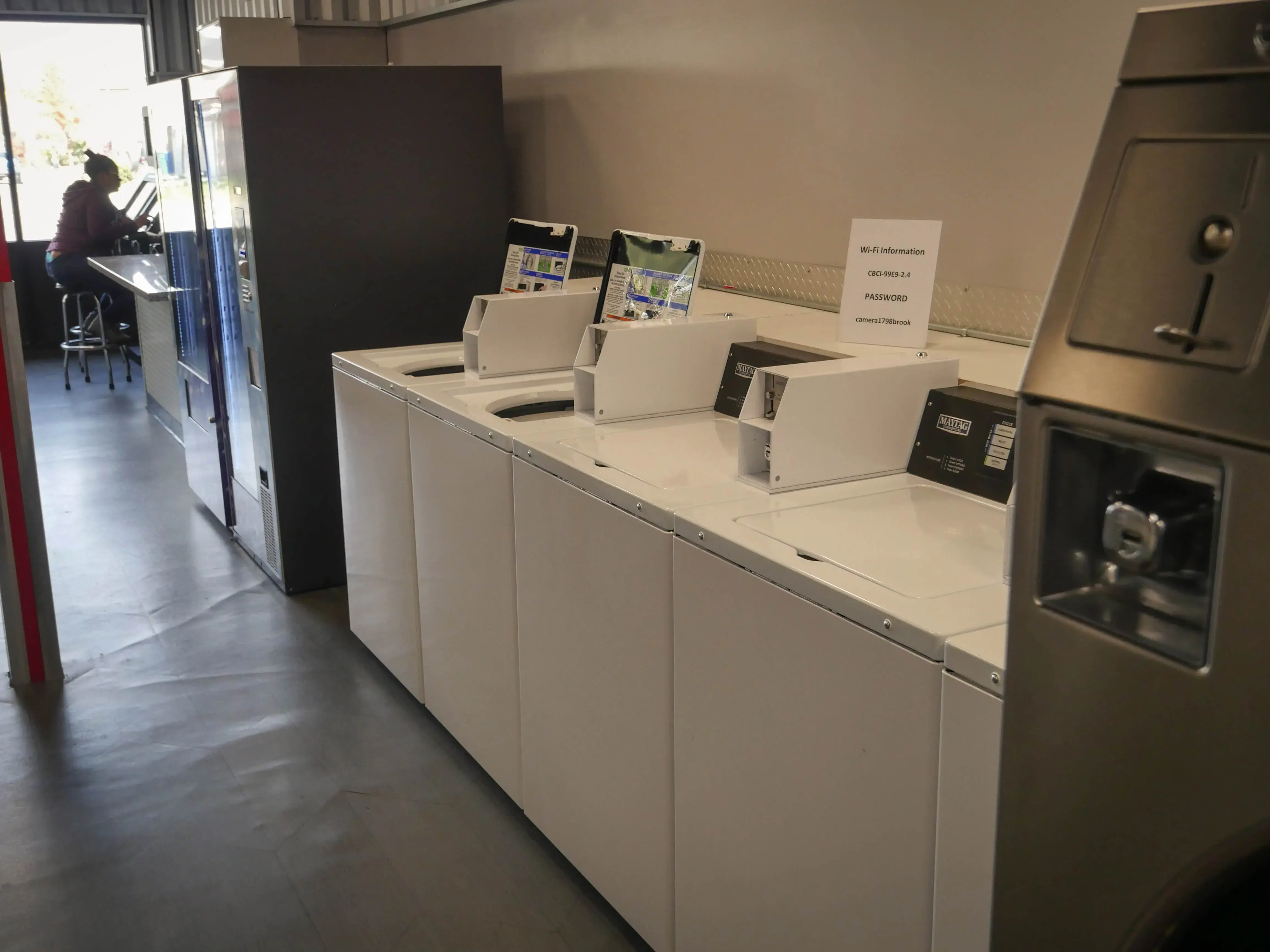 O-Town Coin Laundry - 24th Street - Image 7