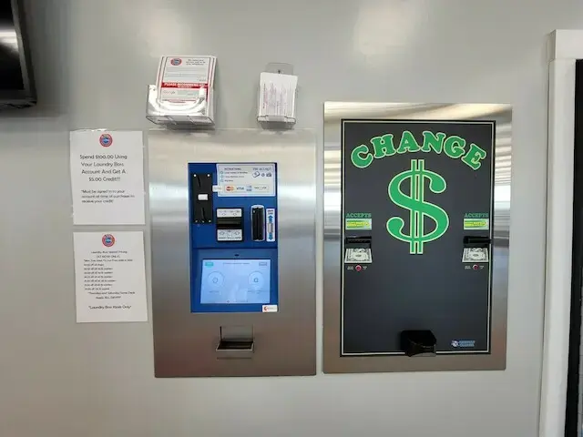 O-Town Downtown Coin Laundry - Image 12