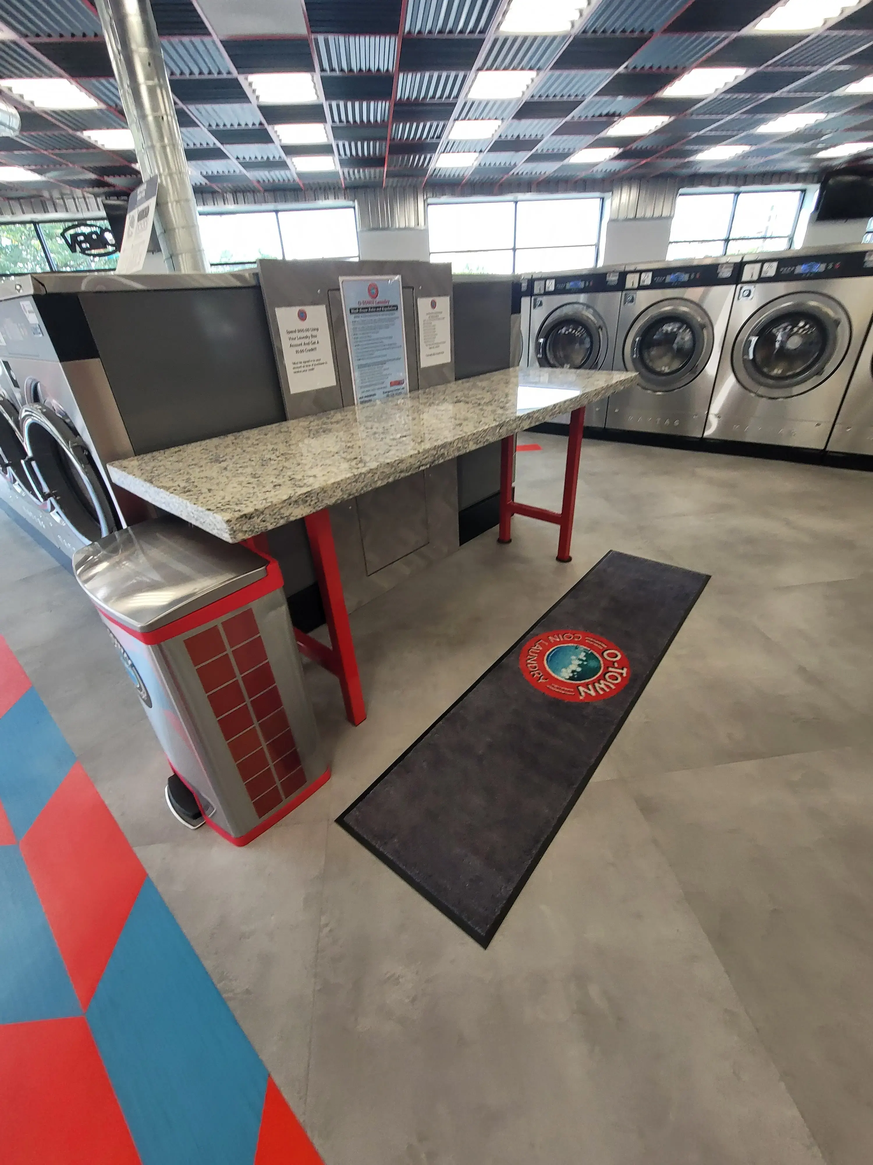 O-Town Downtown Coin Laundry thumbnail 10