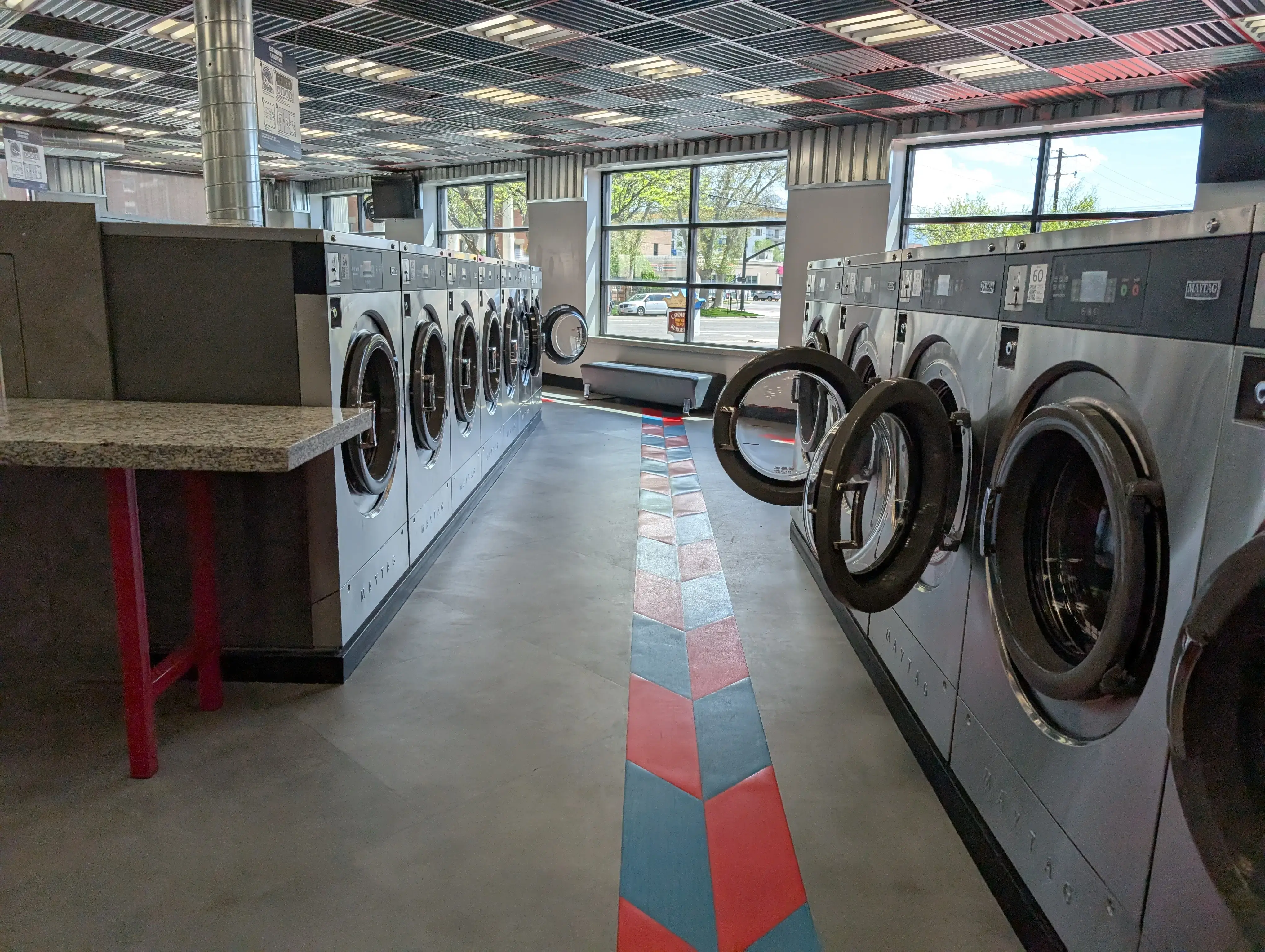 O-Town Downtown Coin Laundry - Image 8