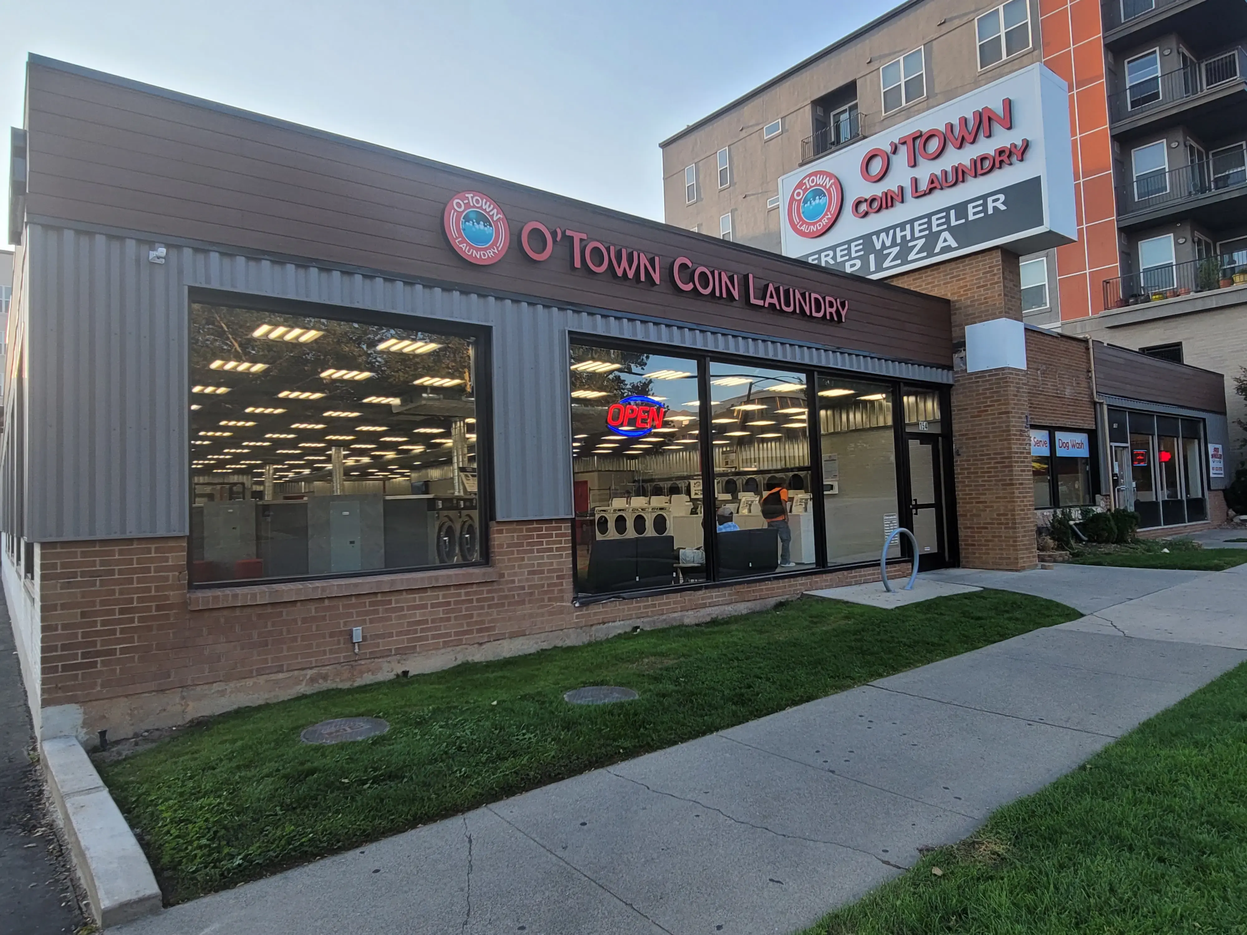 O-Town Downtown Coin Laundry - Image 4