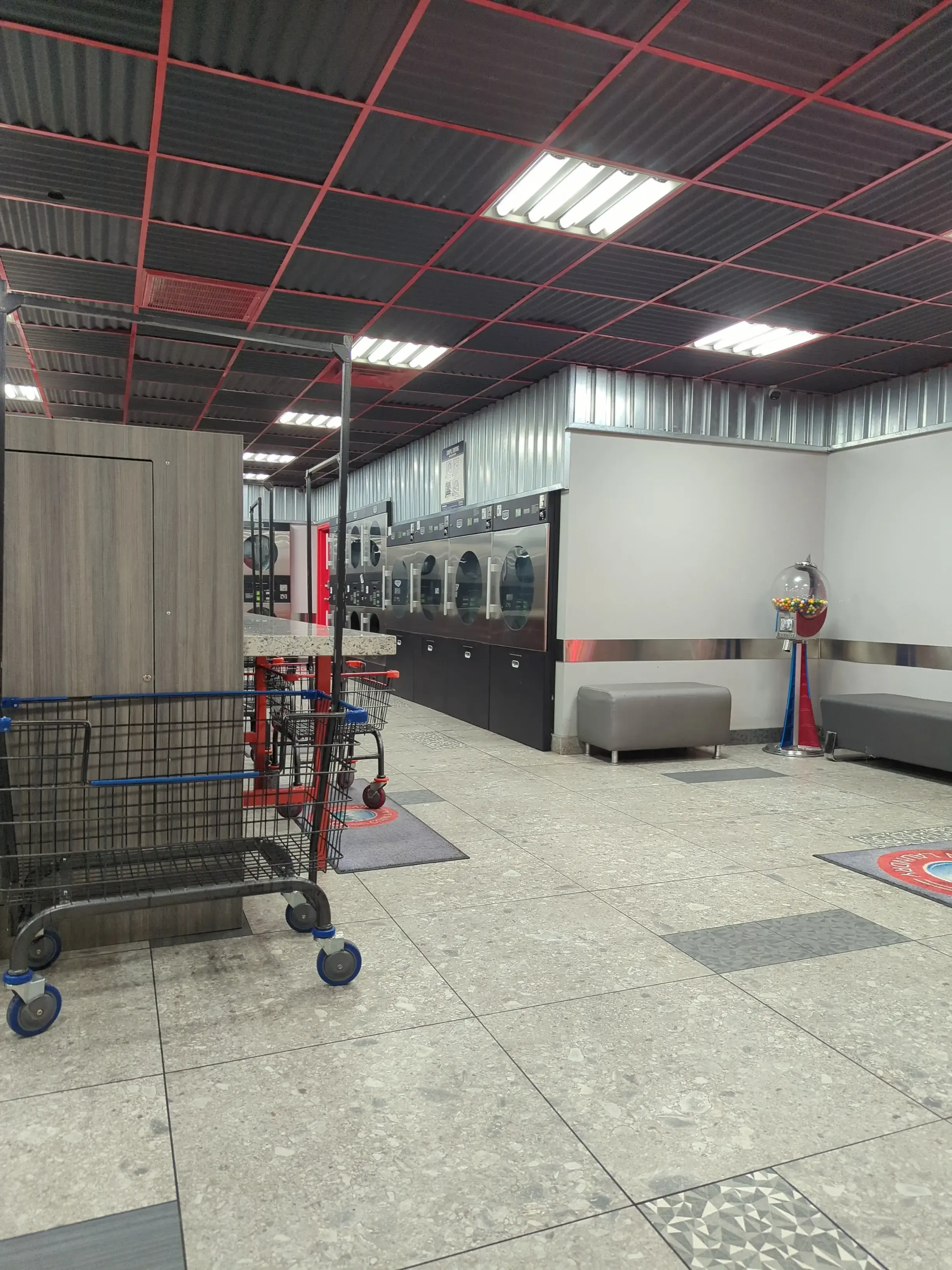 O-Town Laundry Hut - Image 5