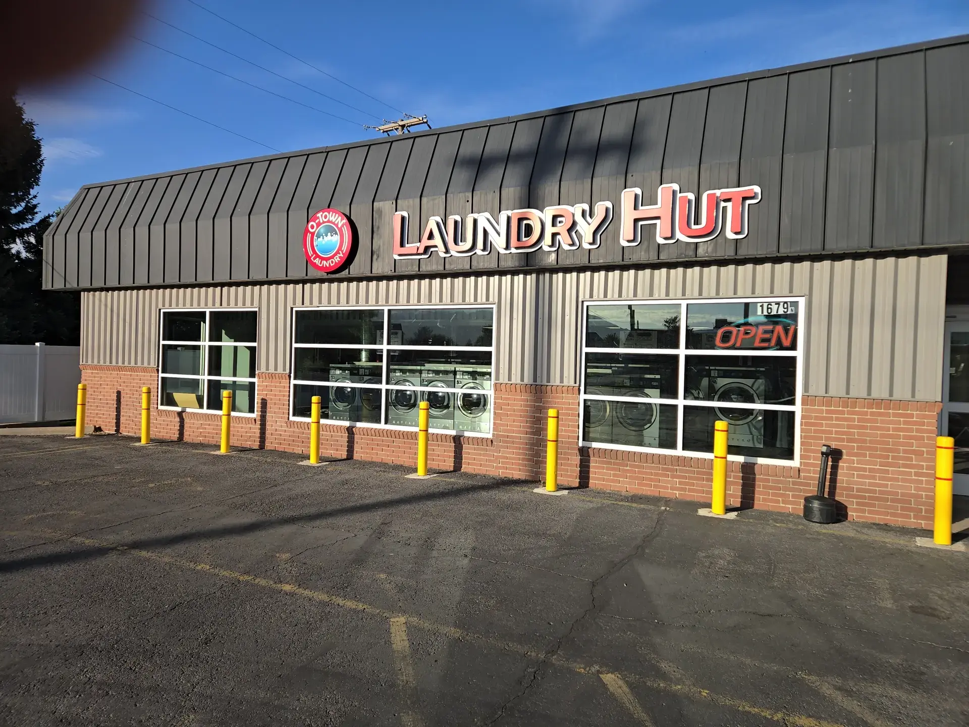 O-Town Laundry Hut - Image 6