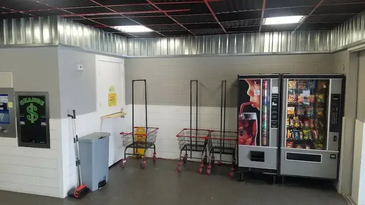 O-Town Laundry Hut thumbnail 8