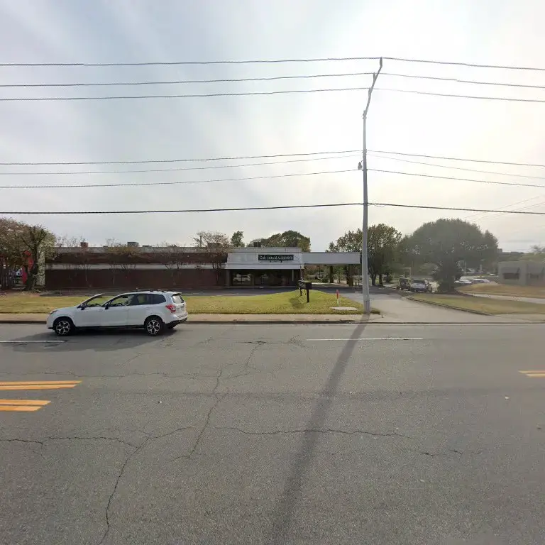 Oak Forest Cleaners & Laundry - Image 8