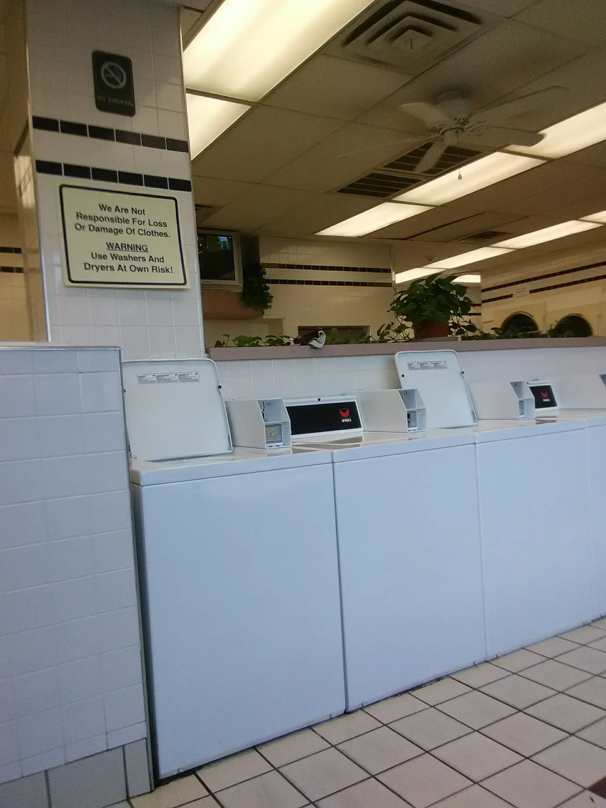 Oak Lawn Laundromat - Image 3
