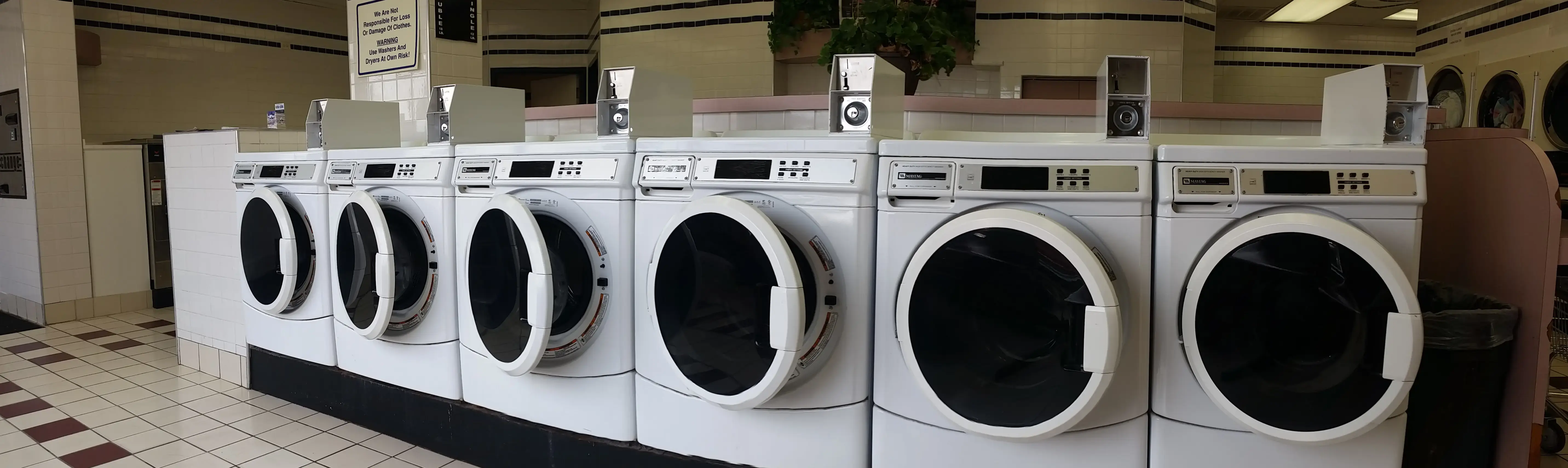 Oak Lawn Laundromat thumbnail 14