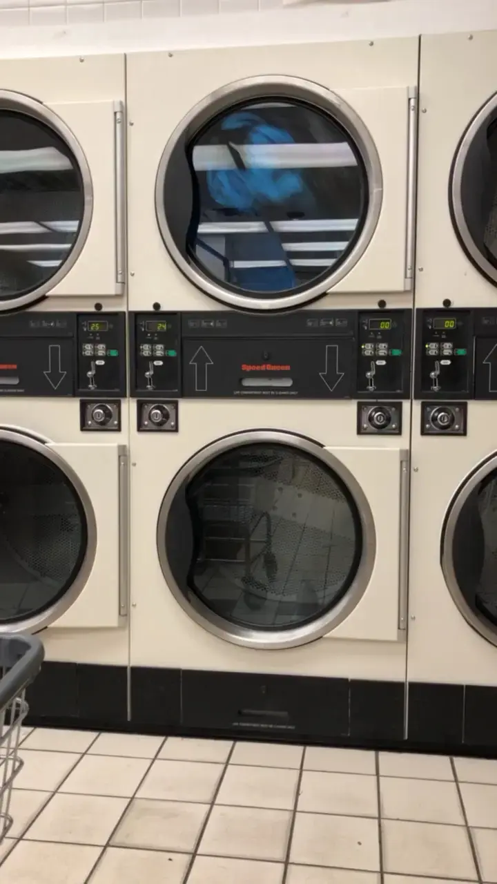 Oak Lawn Laundromat thumbnail 12