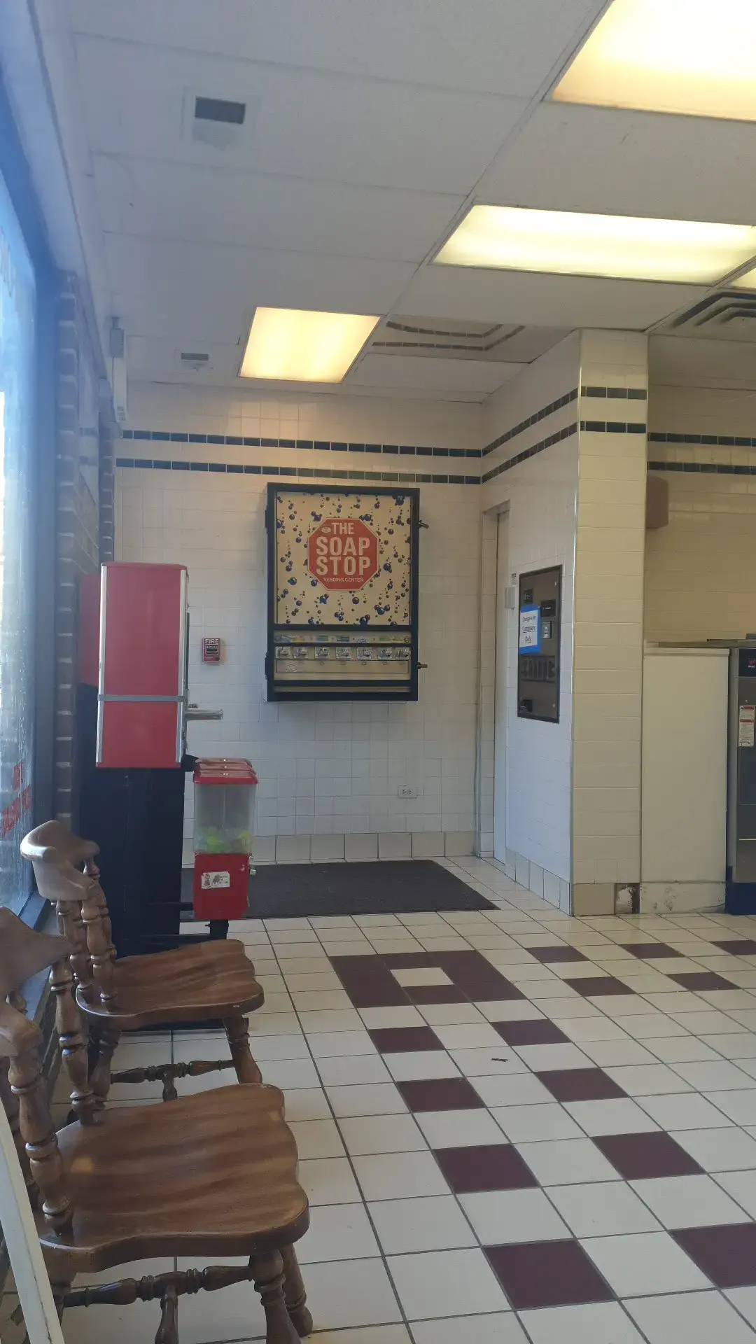 Oak Lawn Laundromat - Image 4