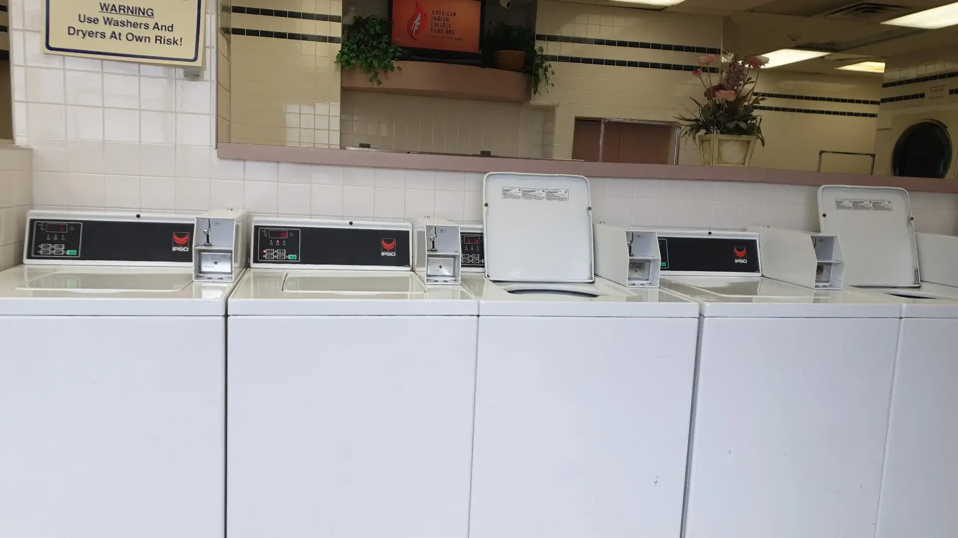 Oak Lawn Laundromat thumbnail 8