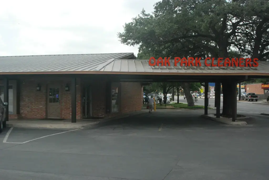 Oak Park Cleaners thumbnail 1