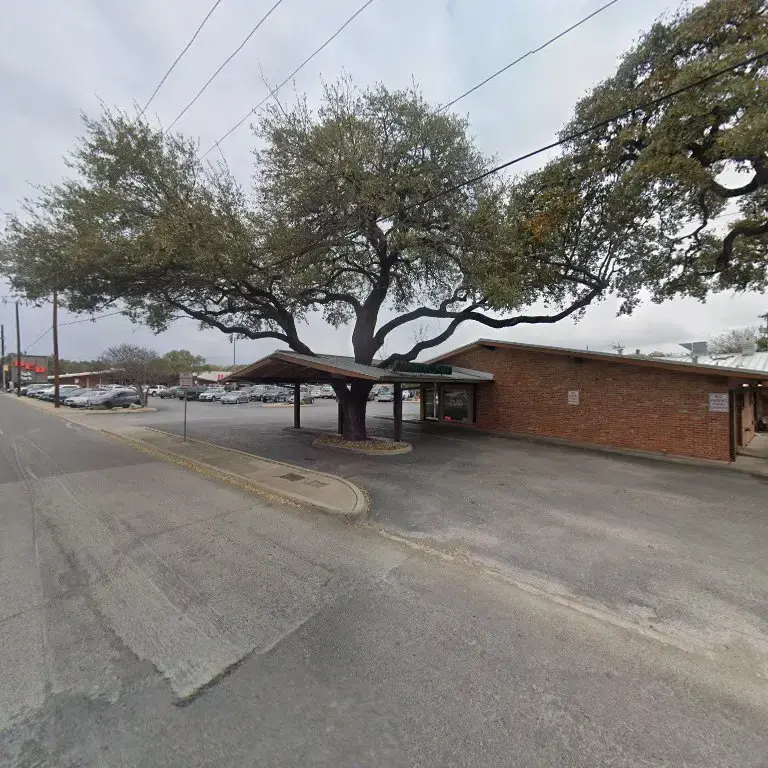 Oak Park Cleaners - Image 16