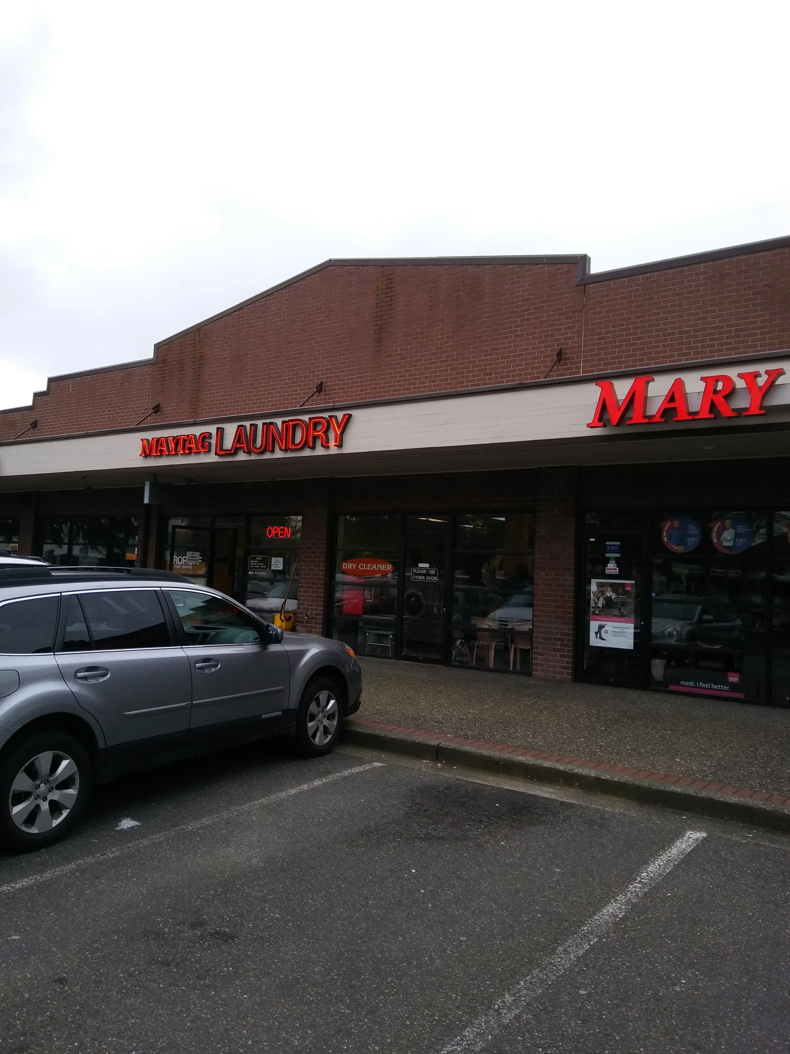 Oak Tree Village Laundry - Image 10