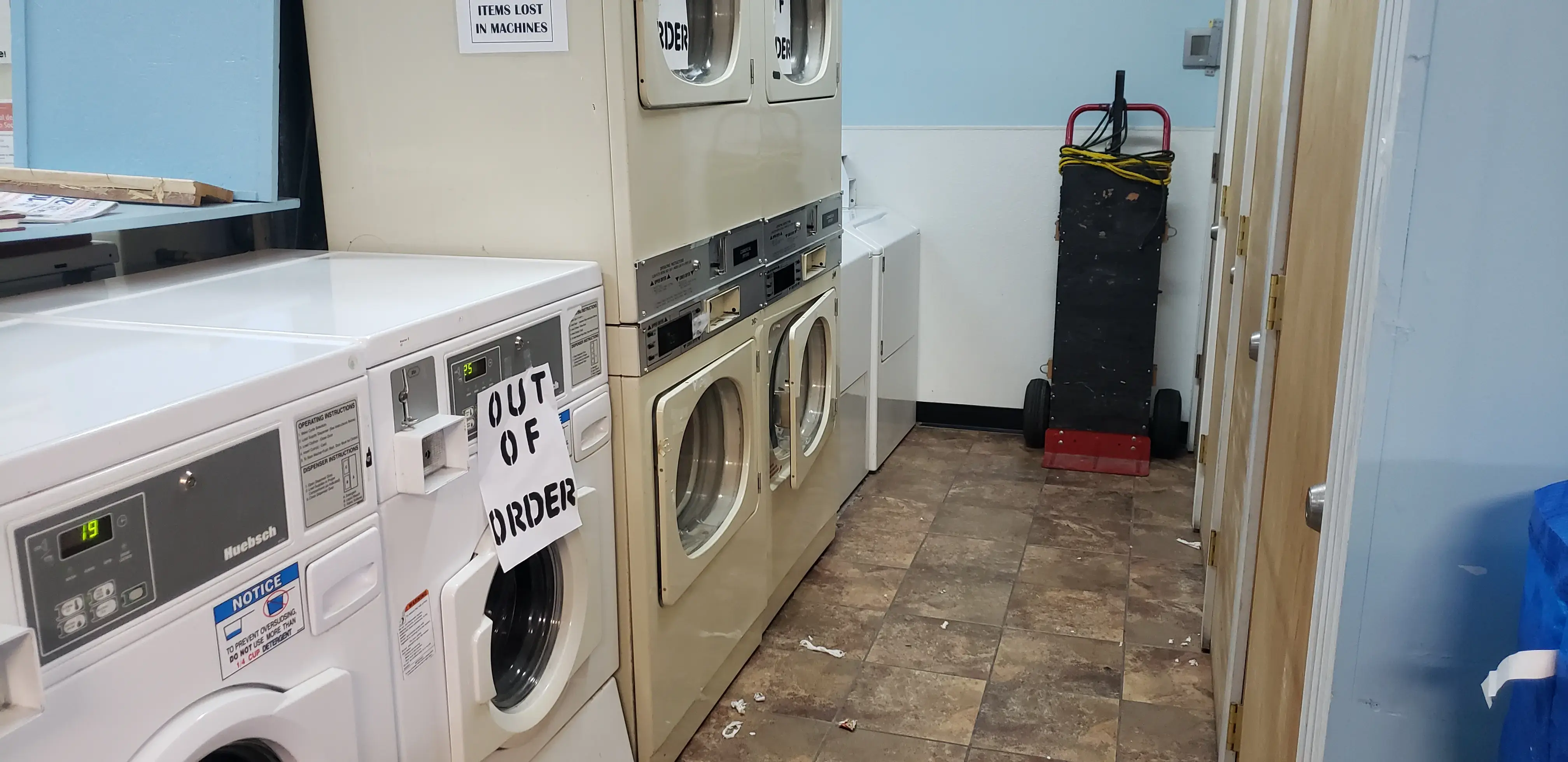 Oak Tree Village Laundry - Image 15