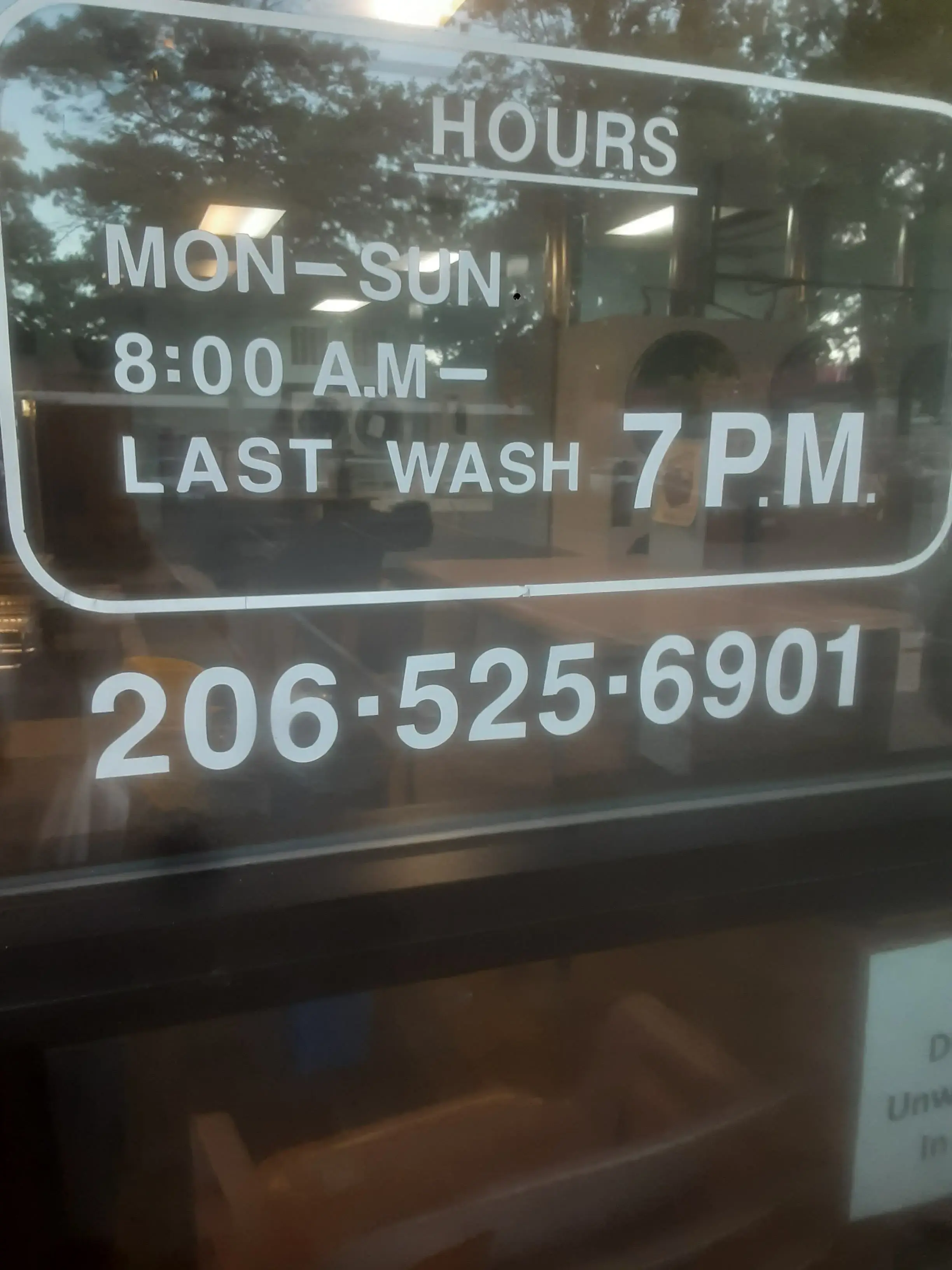 Oak Tree Village Laundry - Image 13