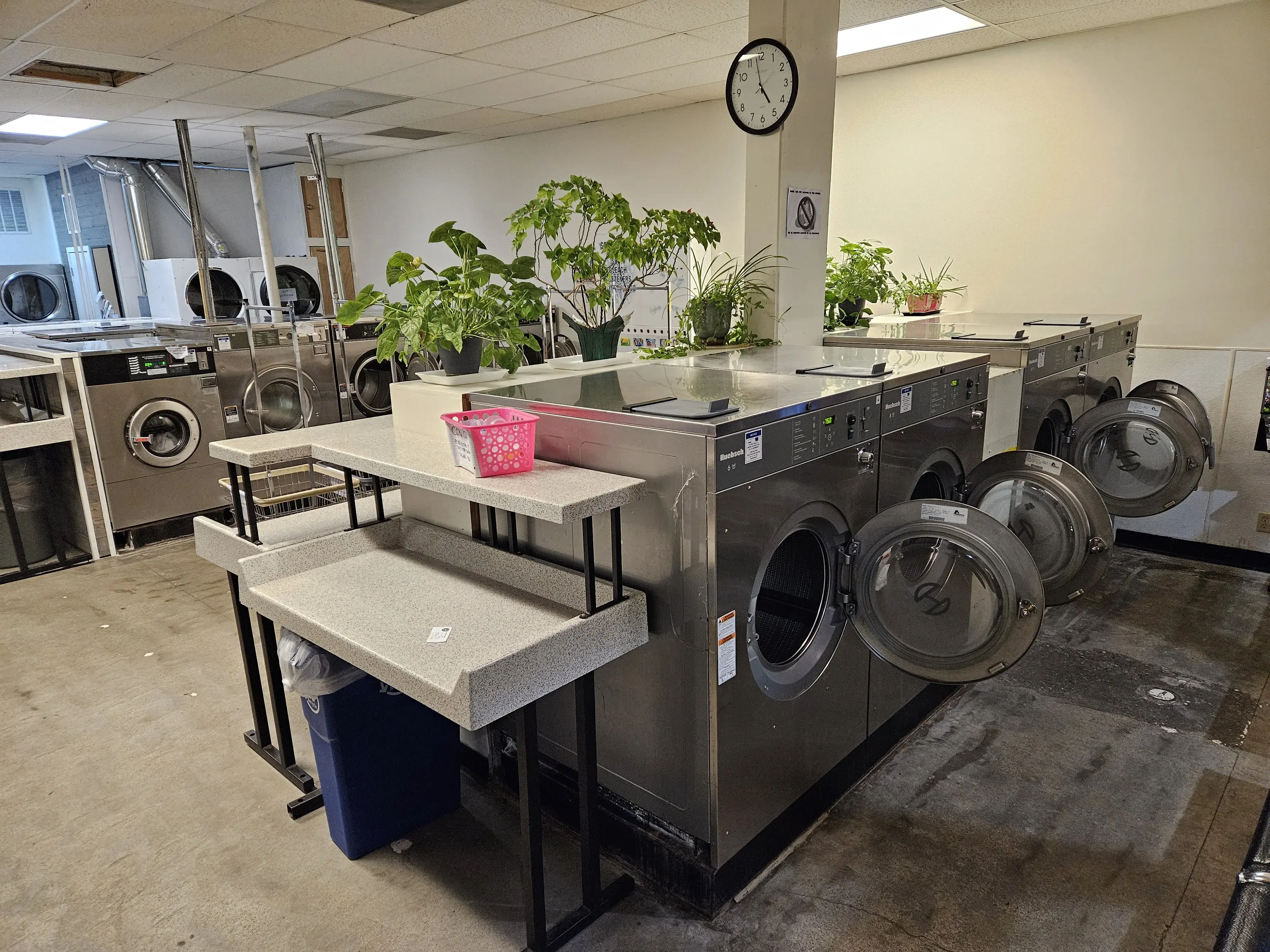 Oak Tree Village Laundry thumbnail 19