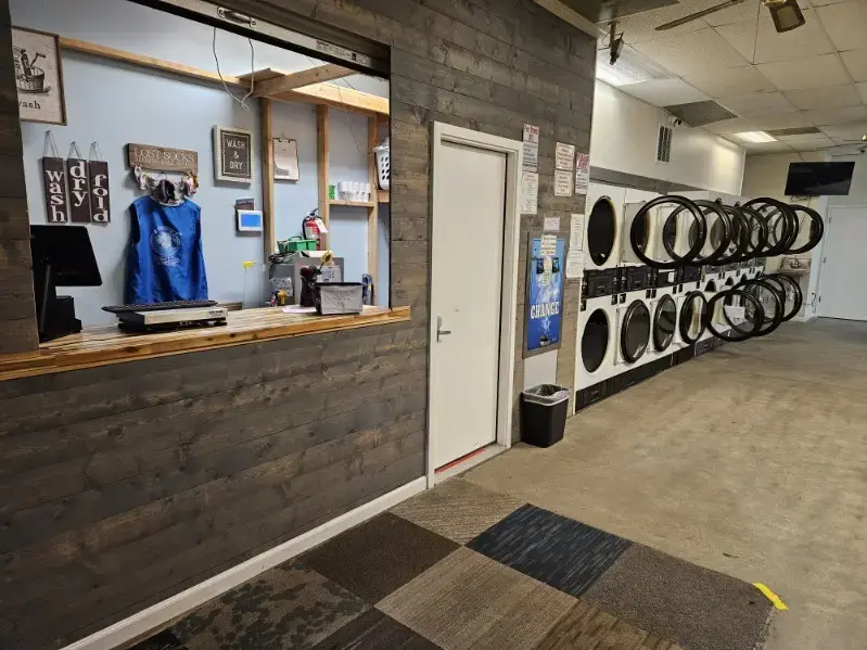 Oak Tree Village Laundry thumbnail 1