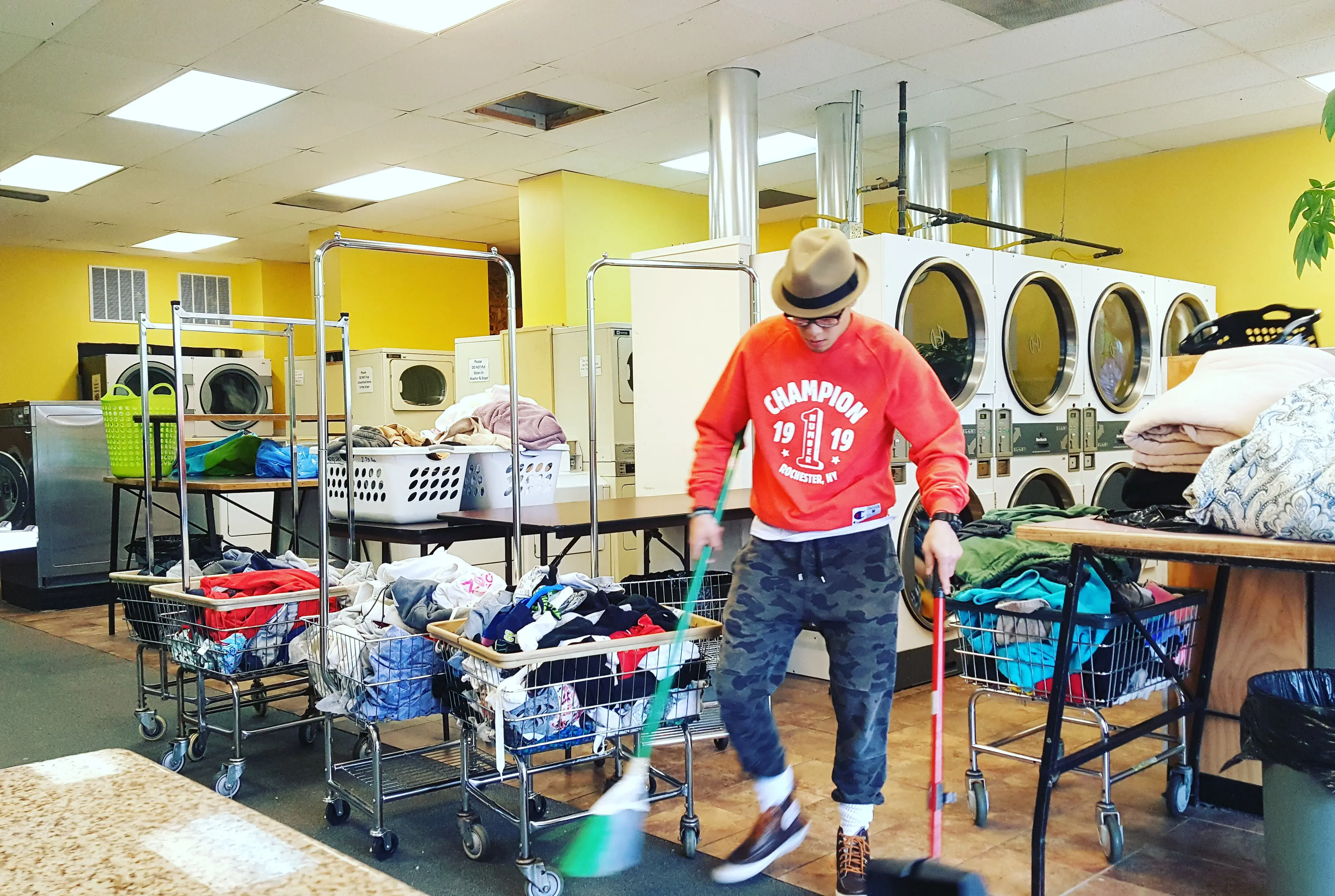 Oak Tree Village Laundry - Image 4