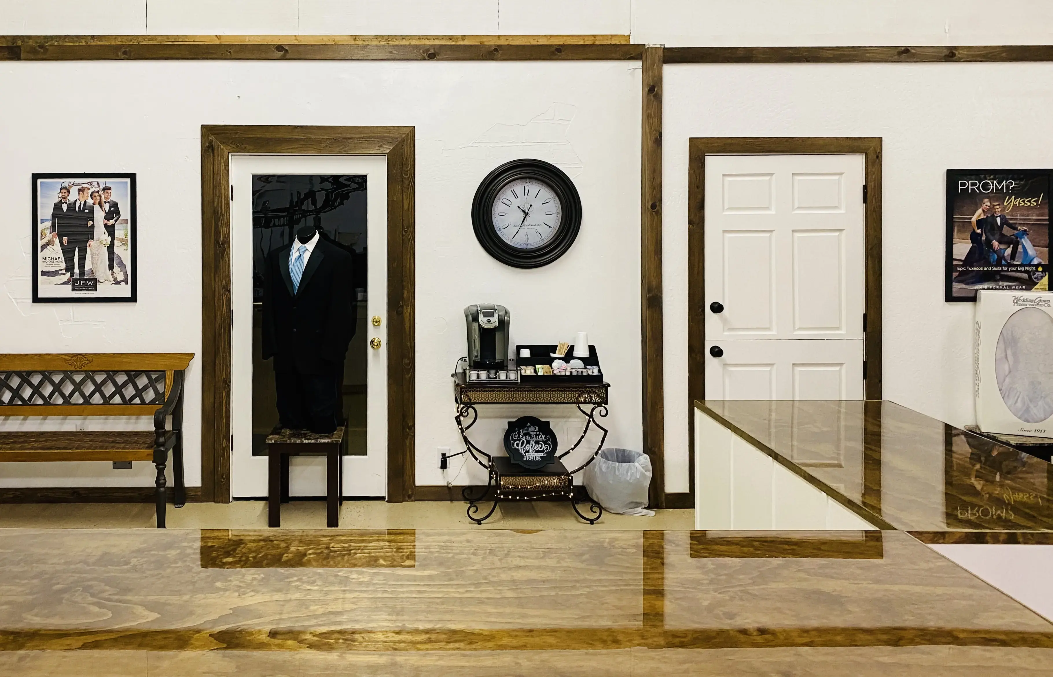 Oakhurst Cleaners & Laundry - Image 2