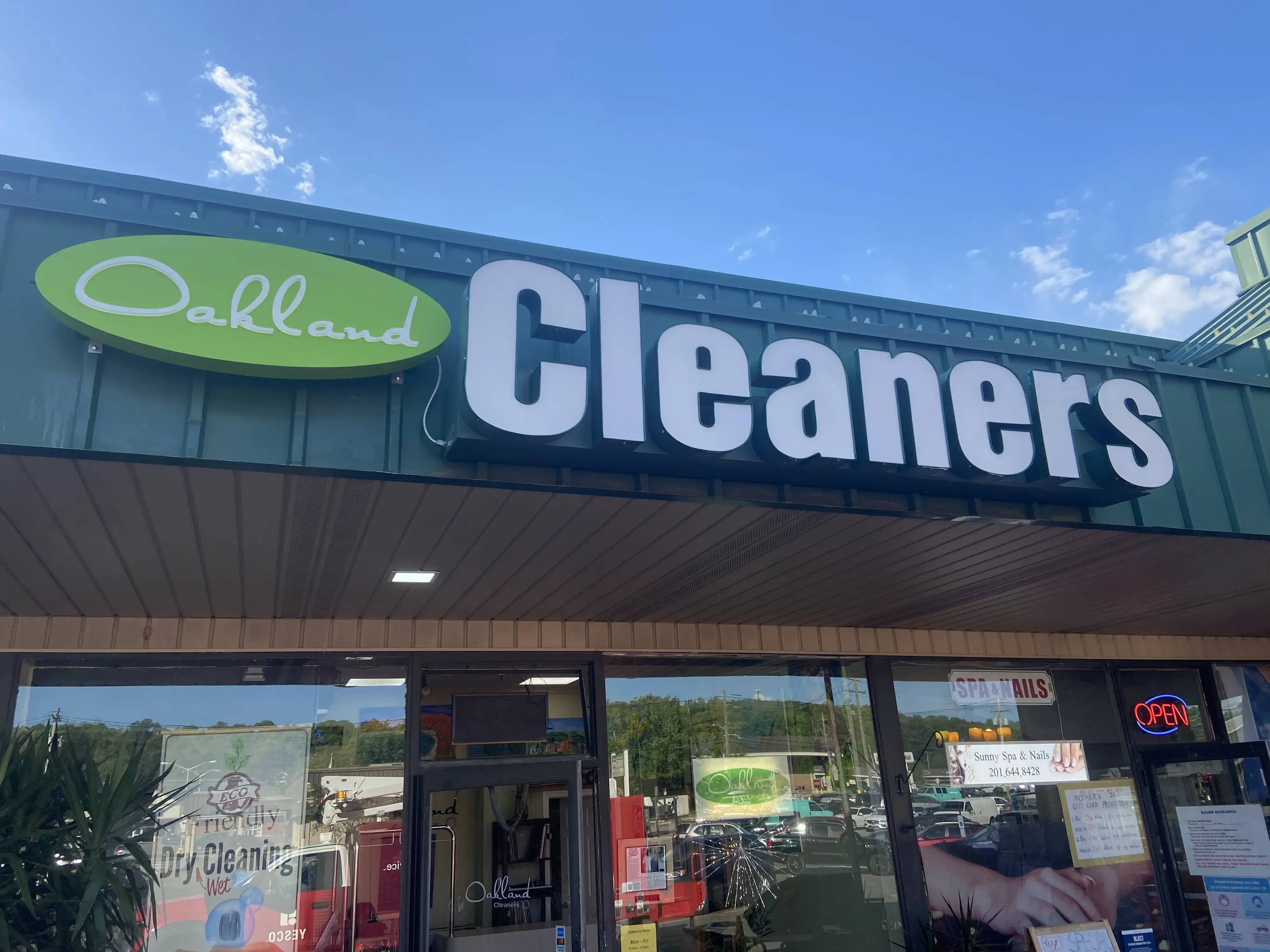 Oakland Cleaners - Image 15