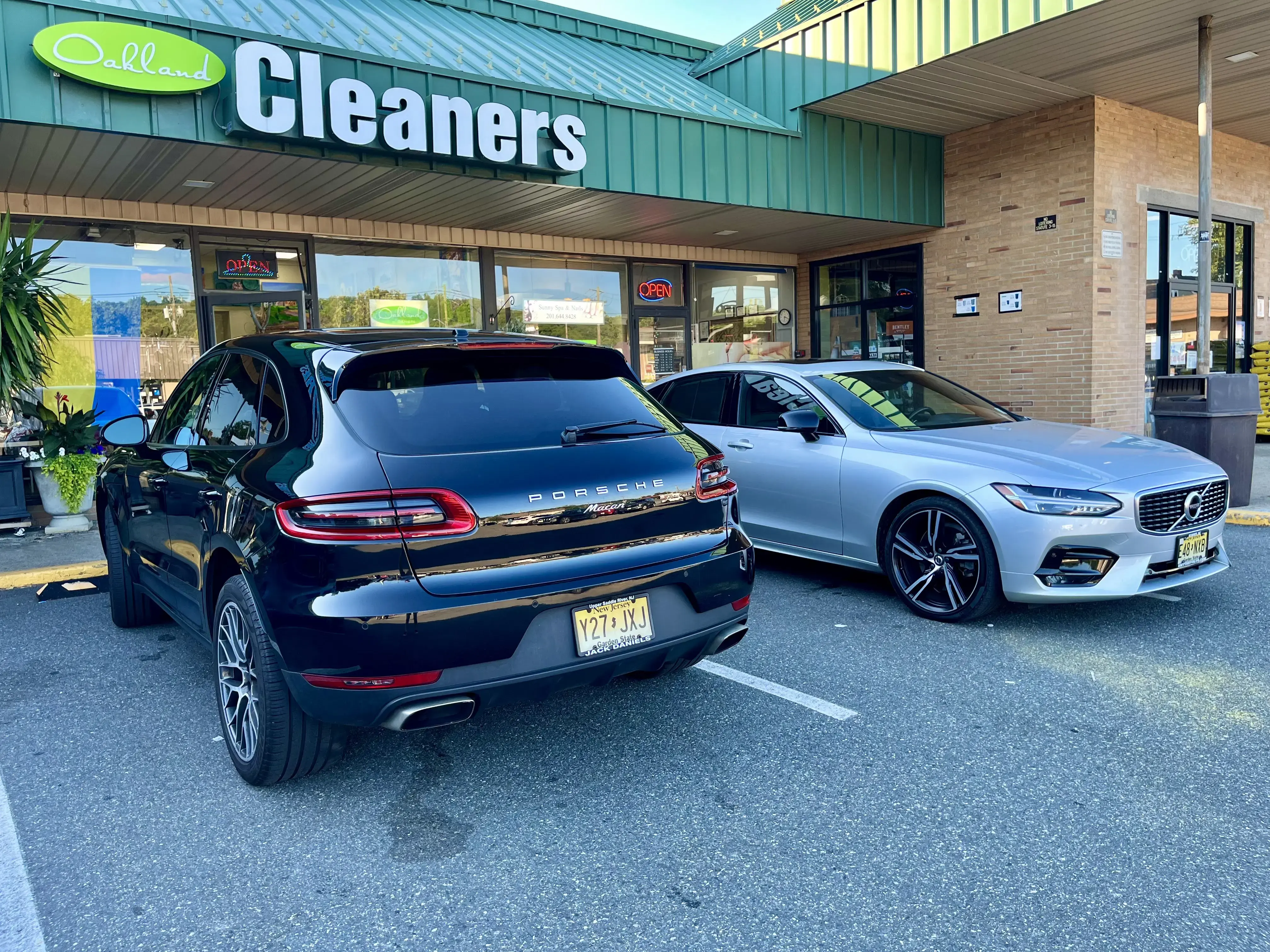 Oakland Cleaners thumbnail 1