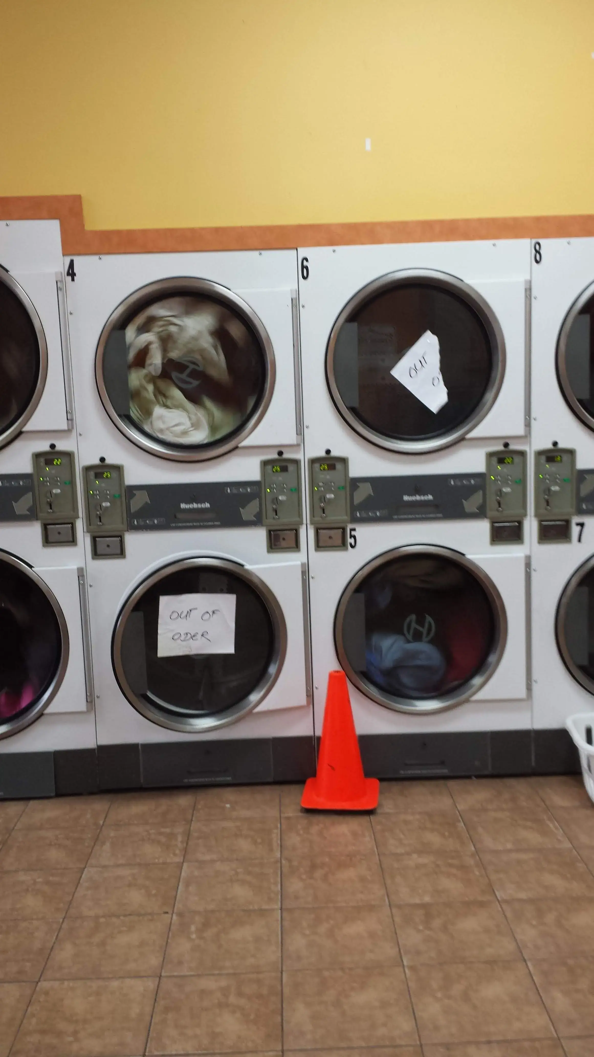 Oak's Washateria - Image 5