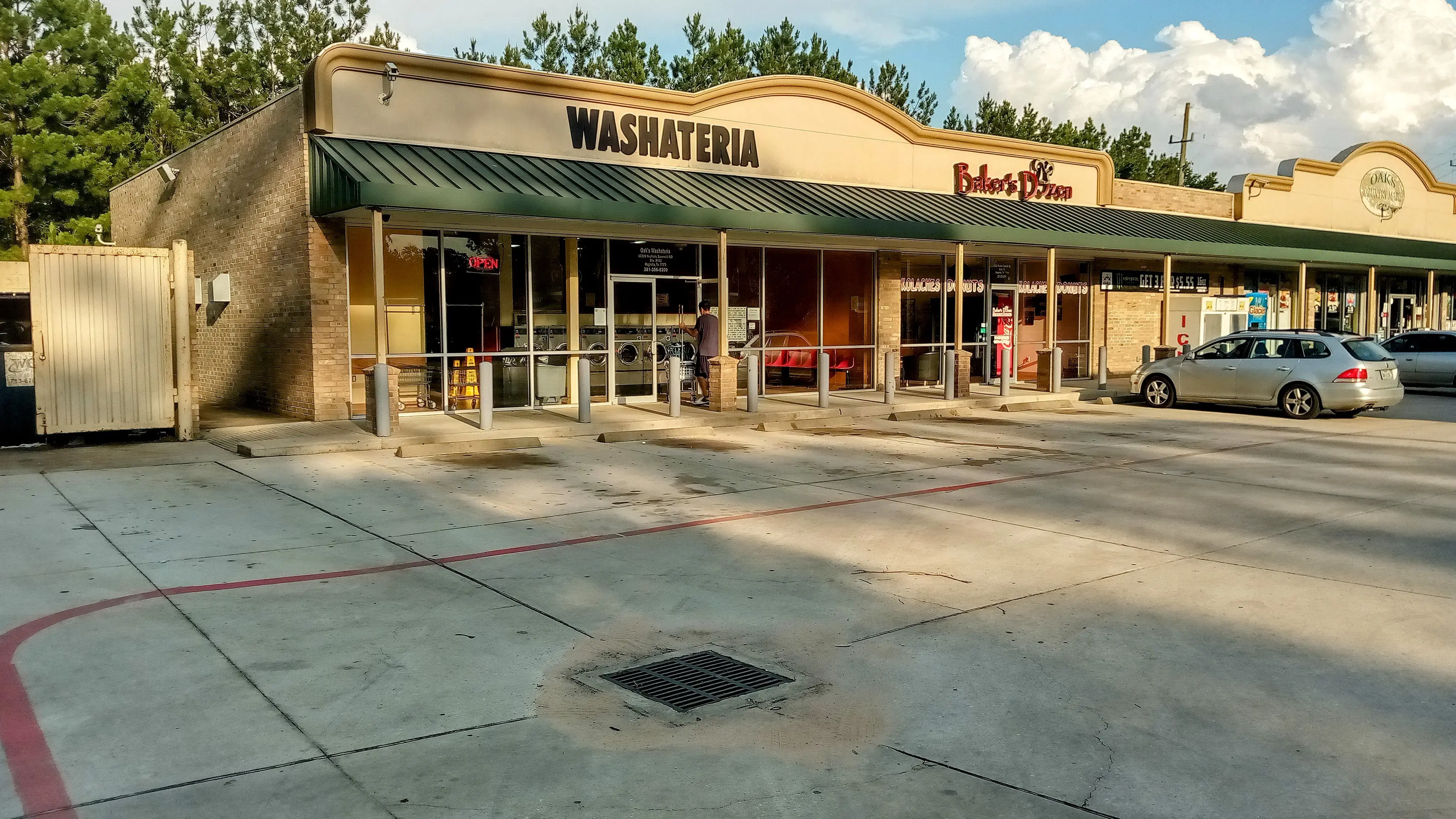 Oak's Washateria - Image 2