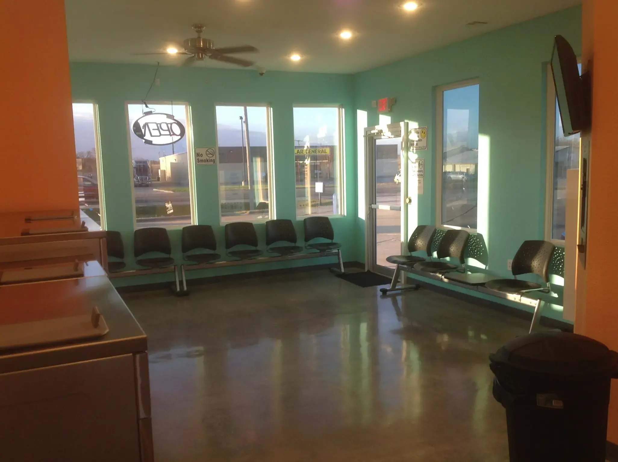 Oasis Auto Spa Car Wash & Coin Laundry thumbnail 14
