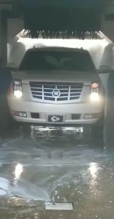 Oasis Auto Spa Car Wash & Coin Laundry thumbnail 11