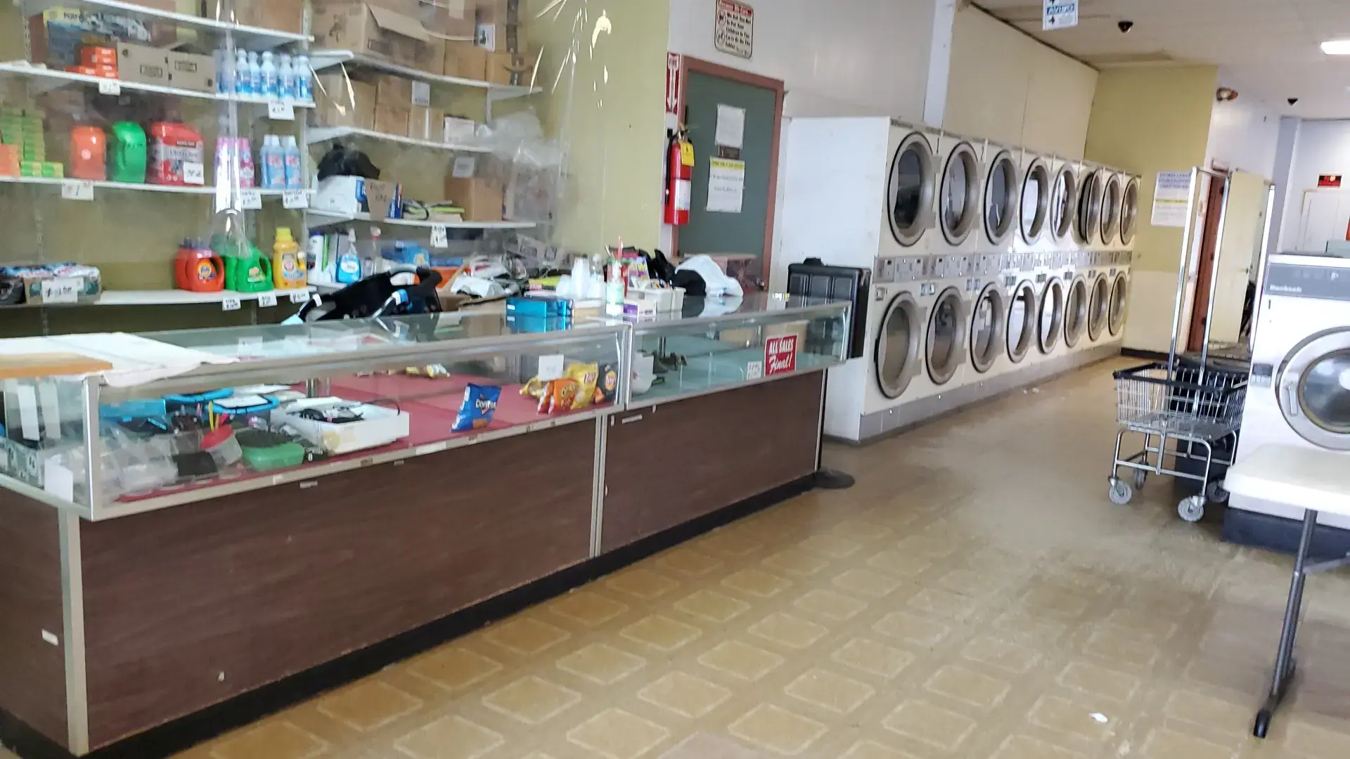 Oasis Coin Laundry thumbnail 8