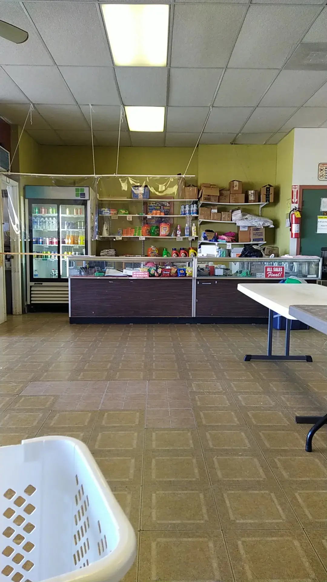 Oasis Coin Laundry - Image 4