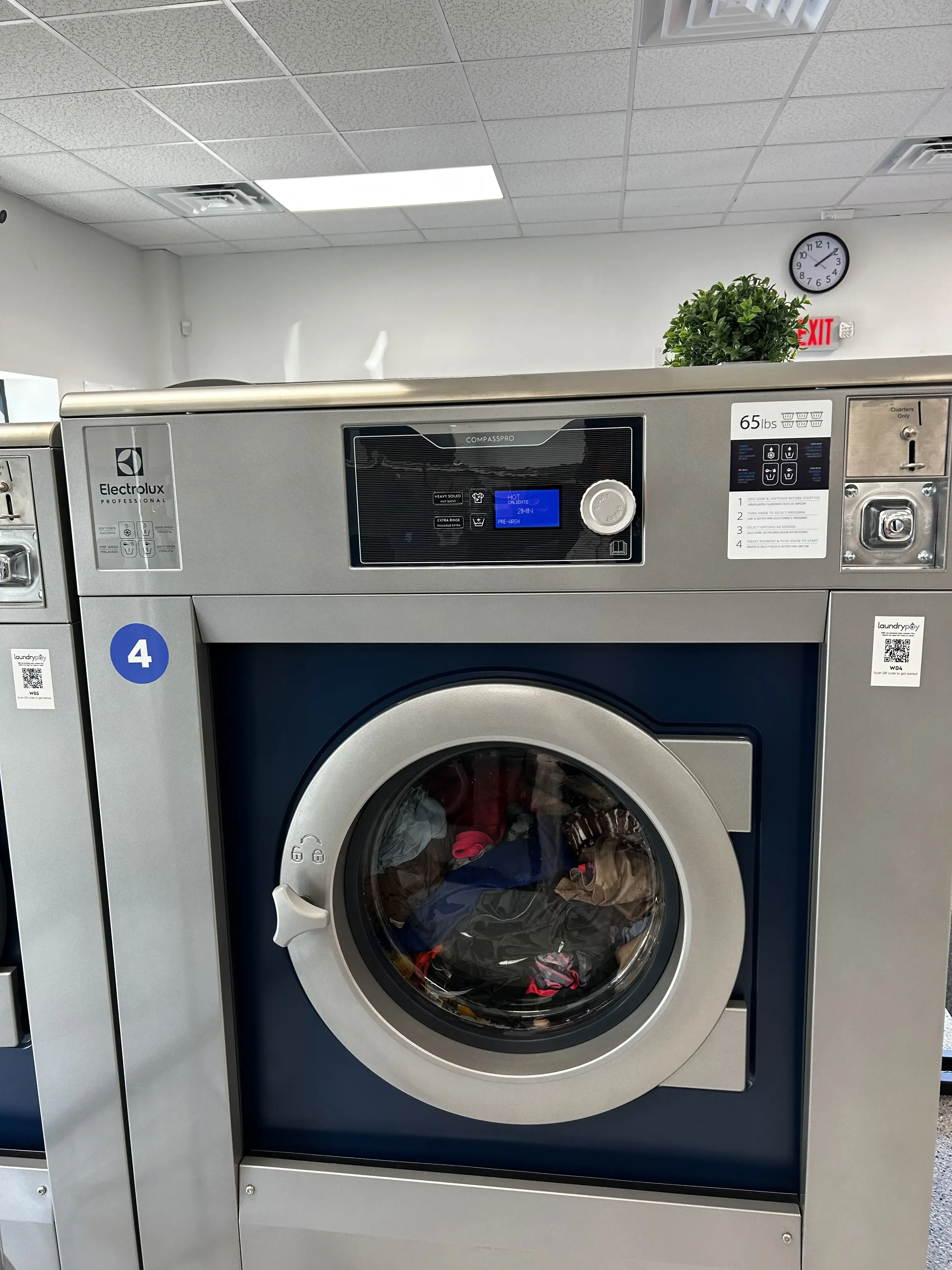 Oasis Laundromat thumbnail 13