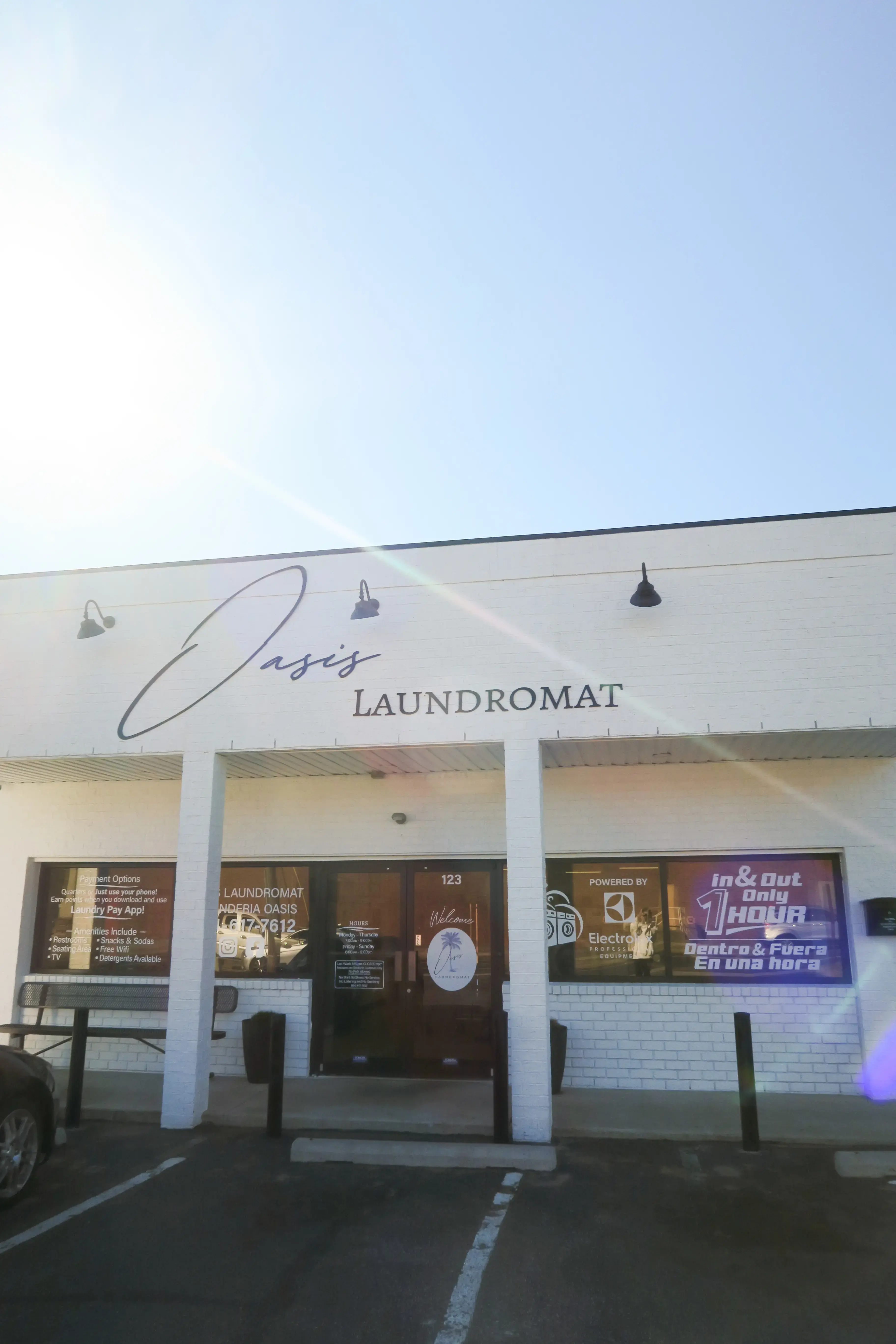 Oasis Laundromat - Image 4