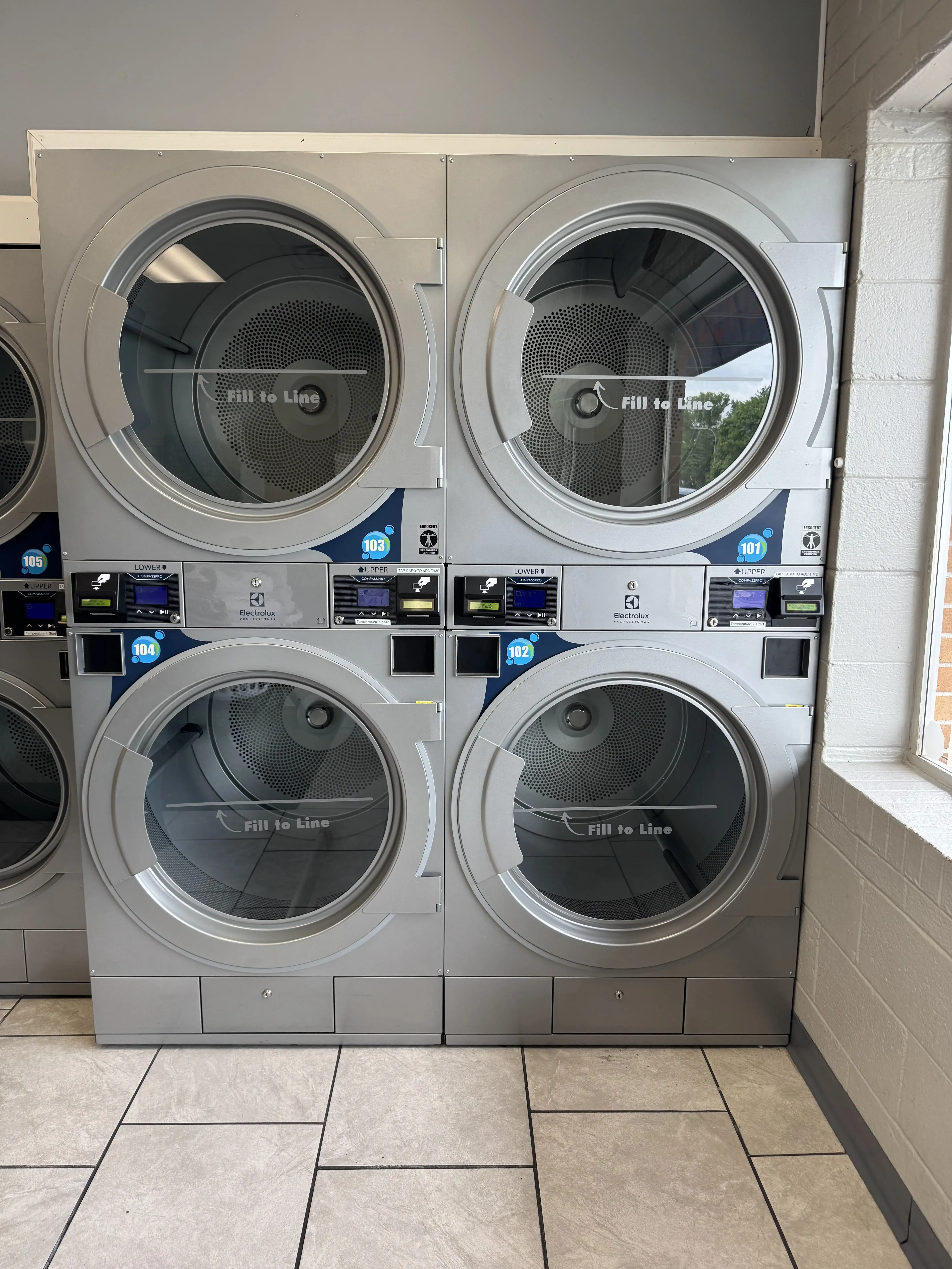 Oasis Laundromat thumbnail 13