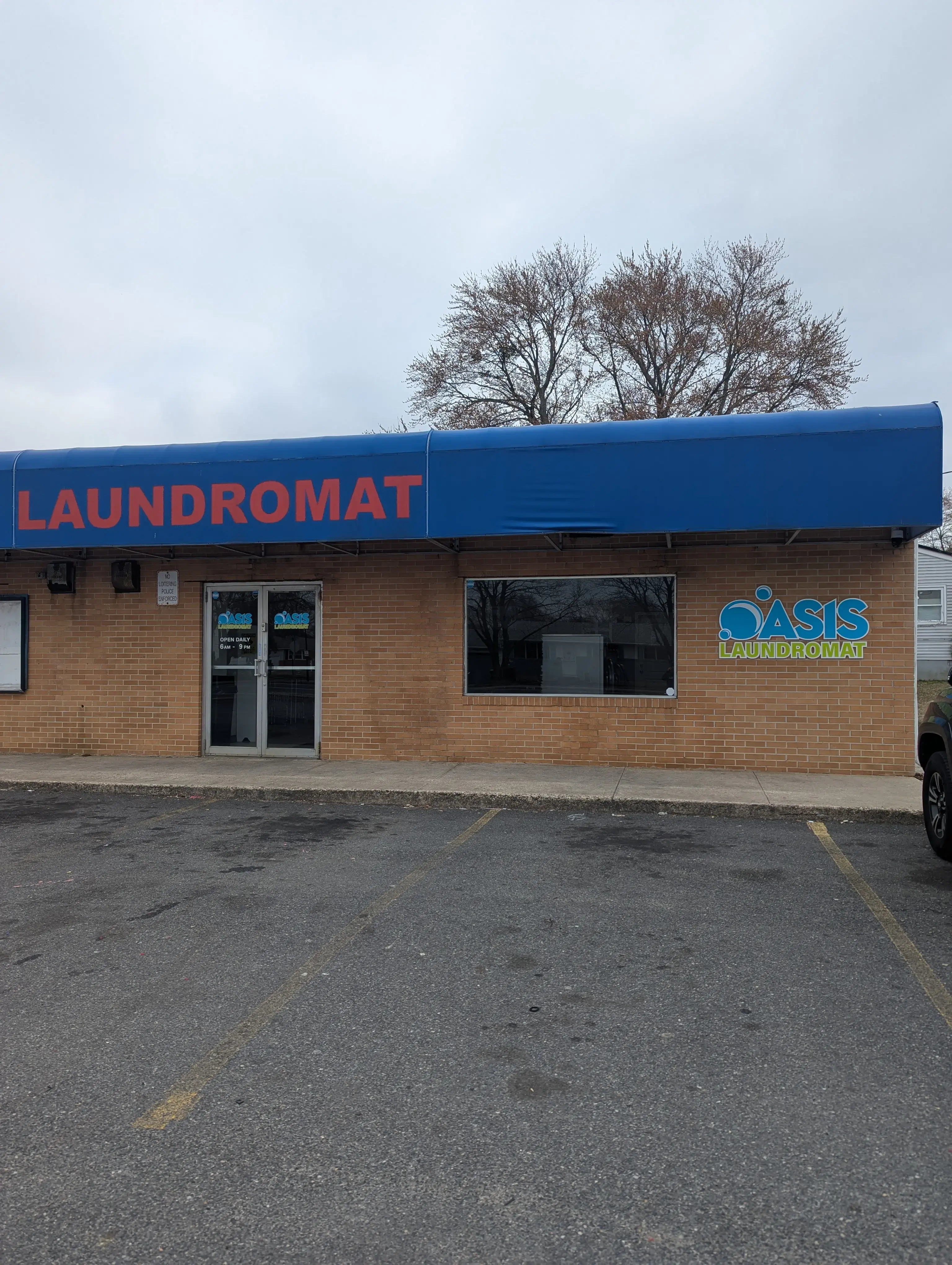 Oasis Laundromat thumbnail 2