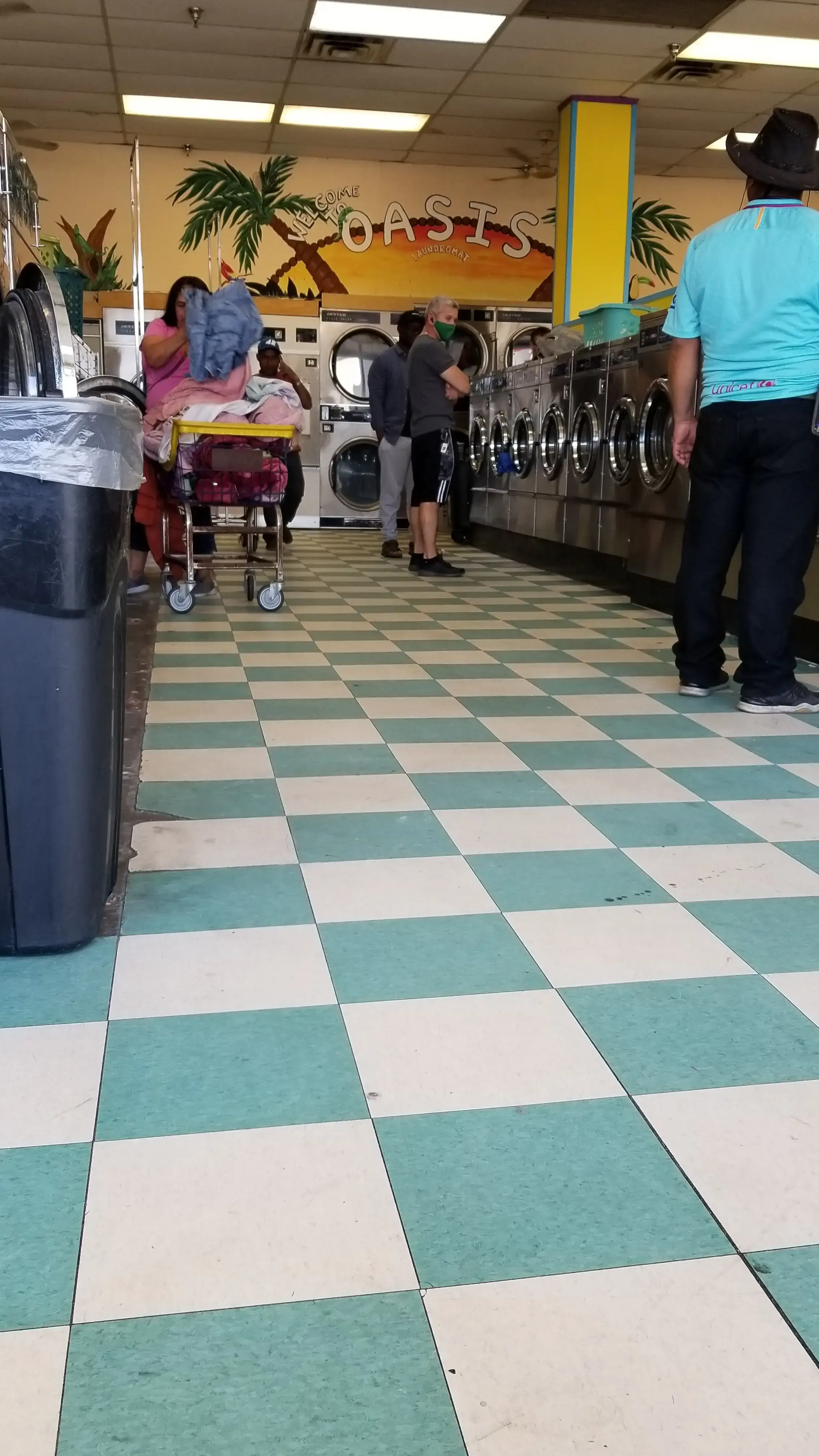 Oasis Laundromat - Image 8