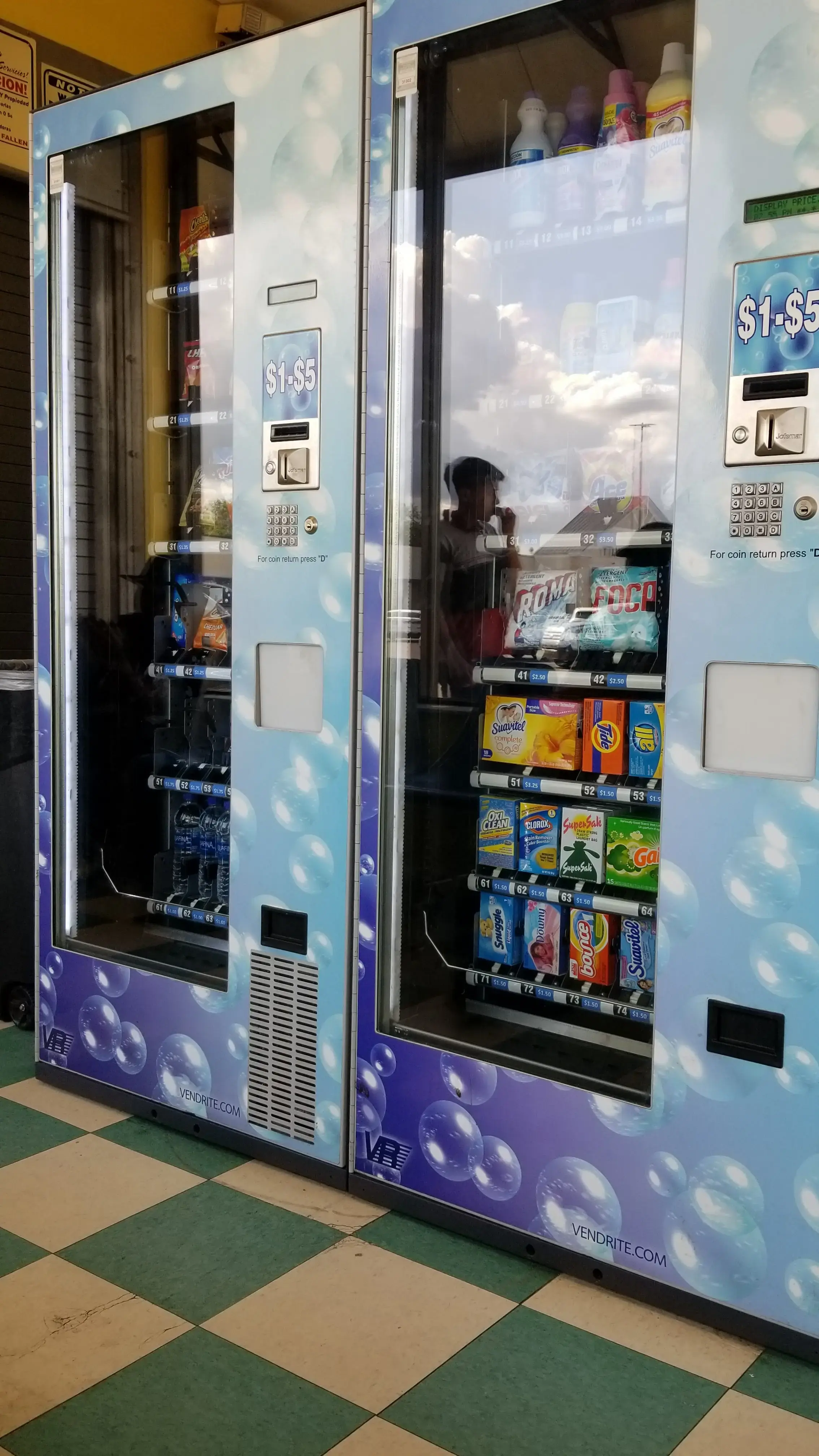 Oasis Laundromat thumbnail 15