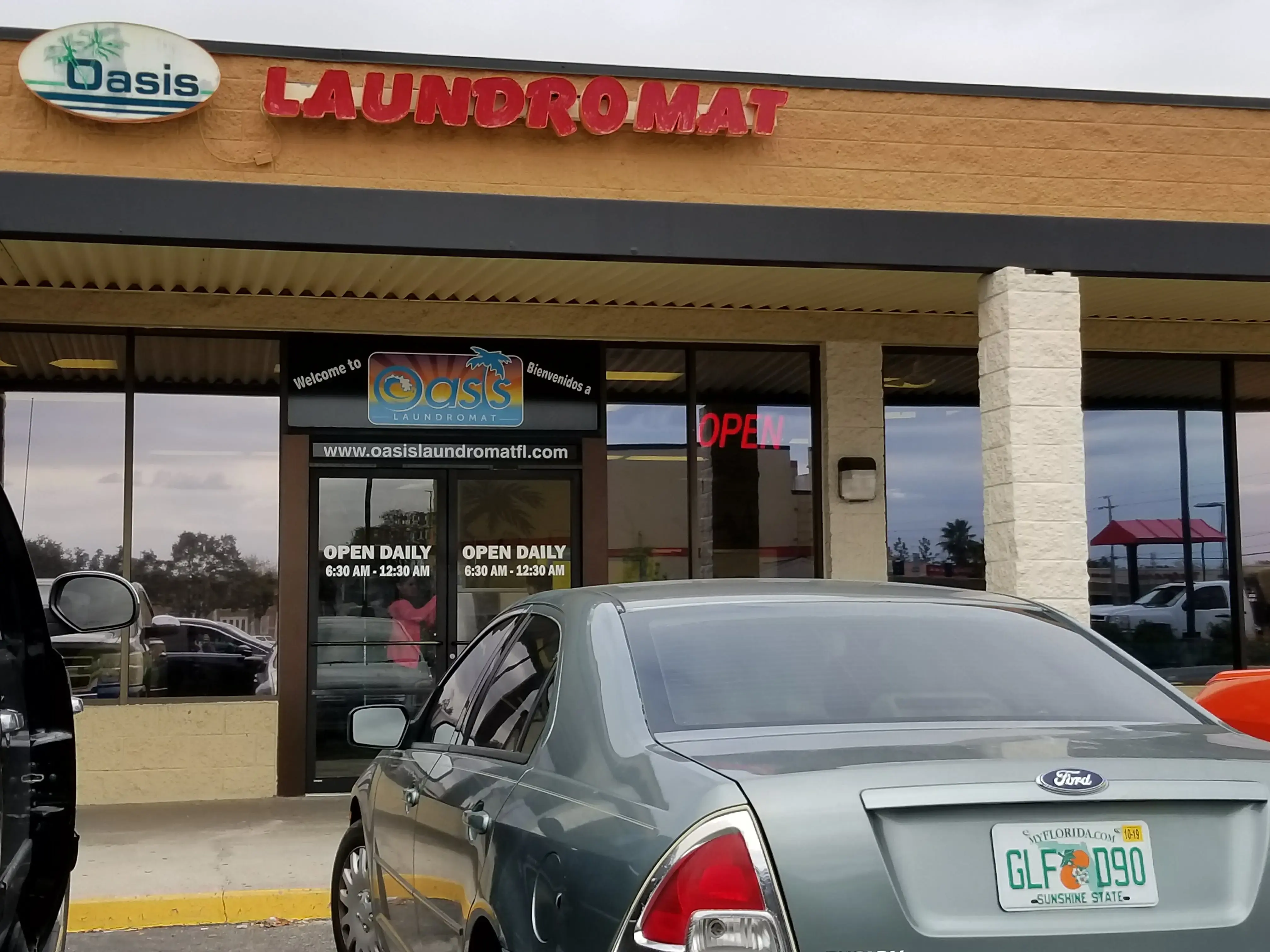 Oasis Laundromat - Image 9