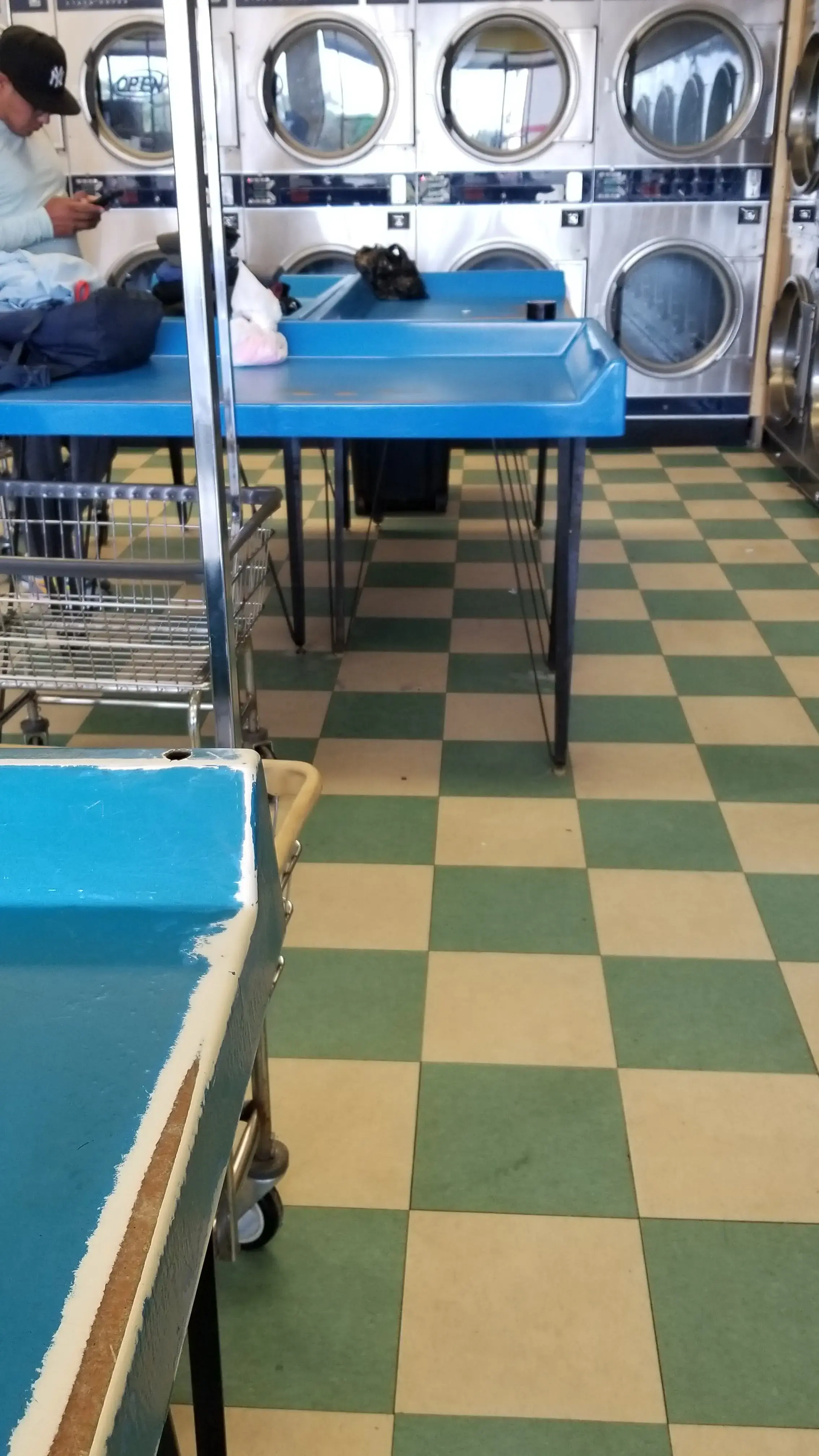 Oasis Laundromat thumbnail 20