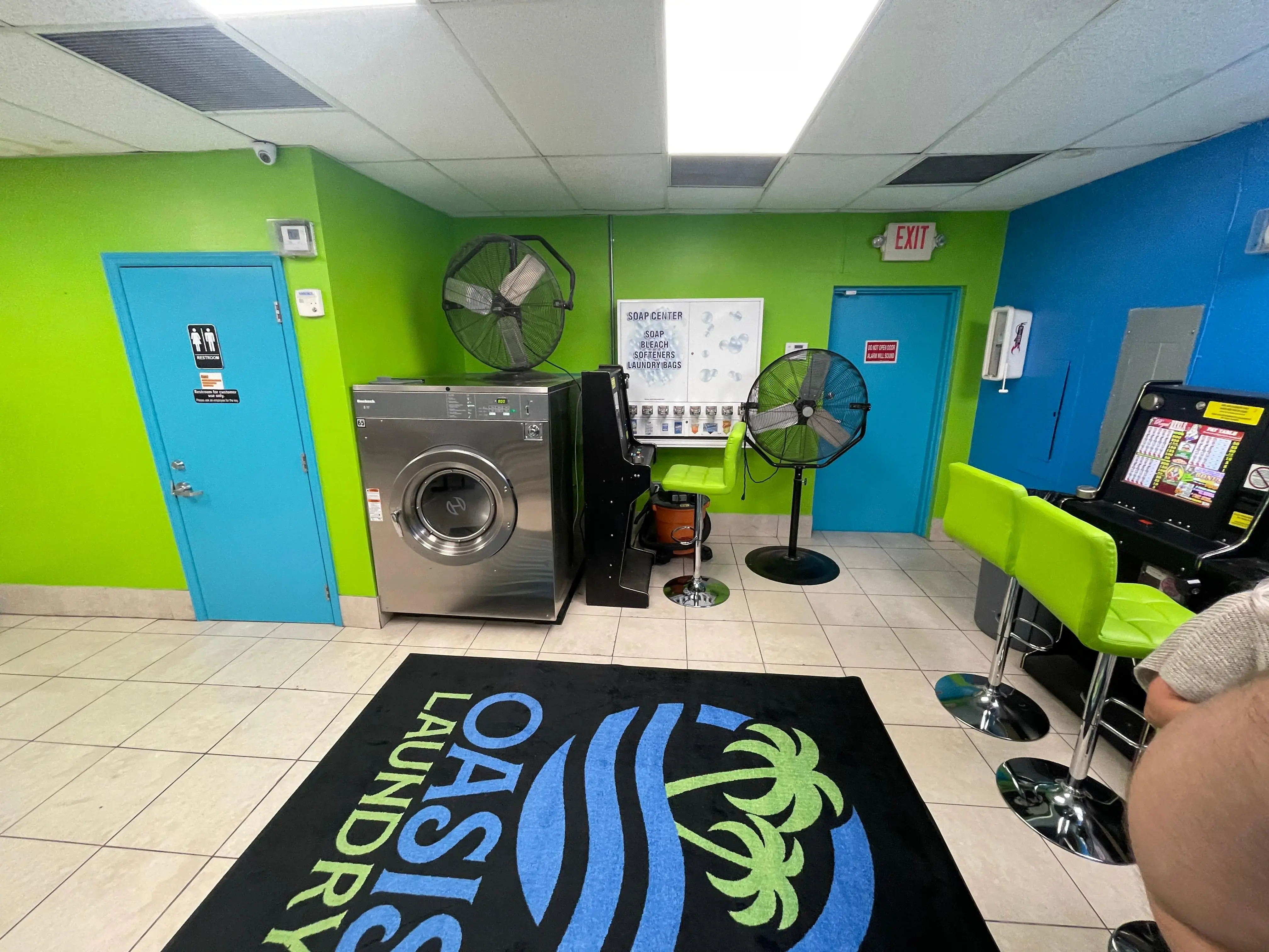 Oasis Laundry thumbnail 19